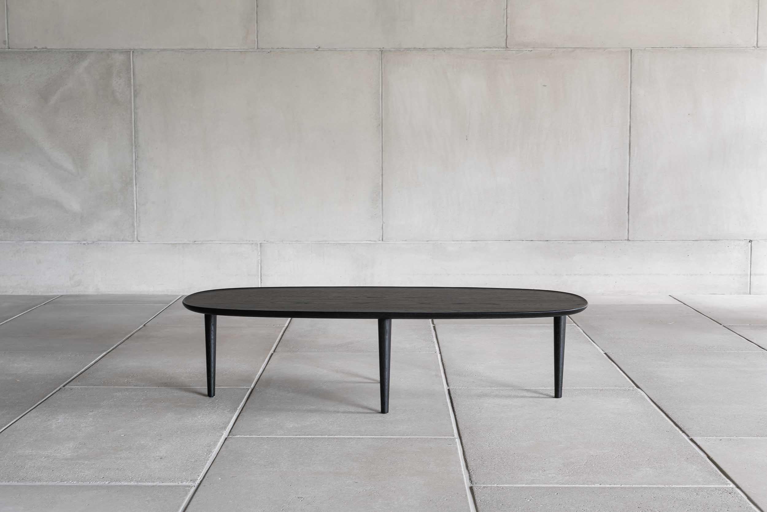 Scandinave moderne Table basse scandinave moderne « Fiori » 140, en chêne en vente