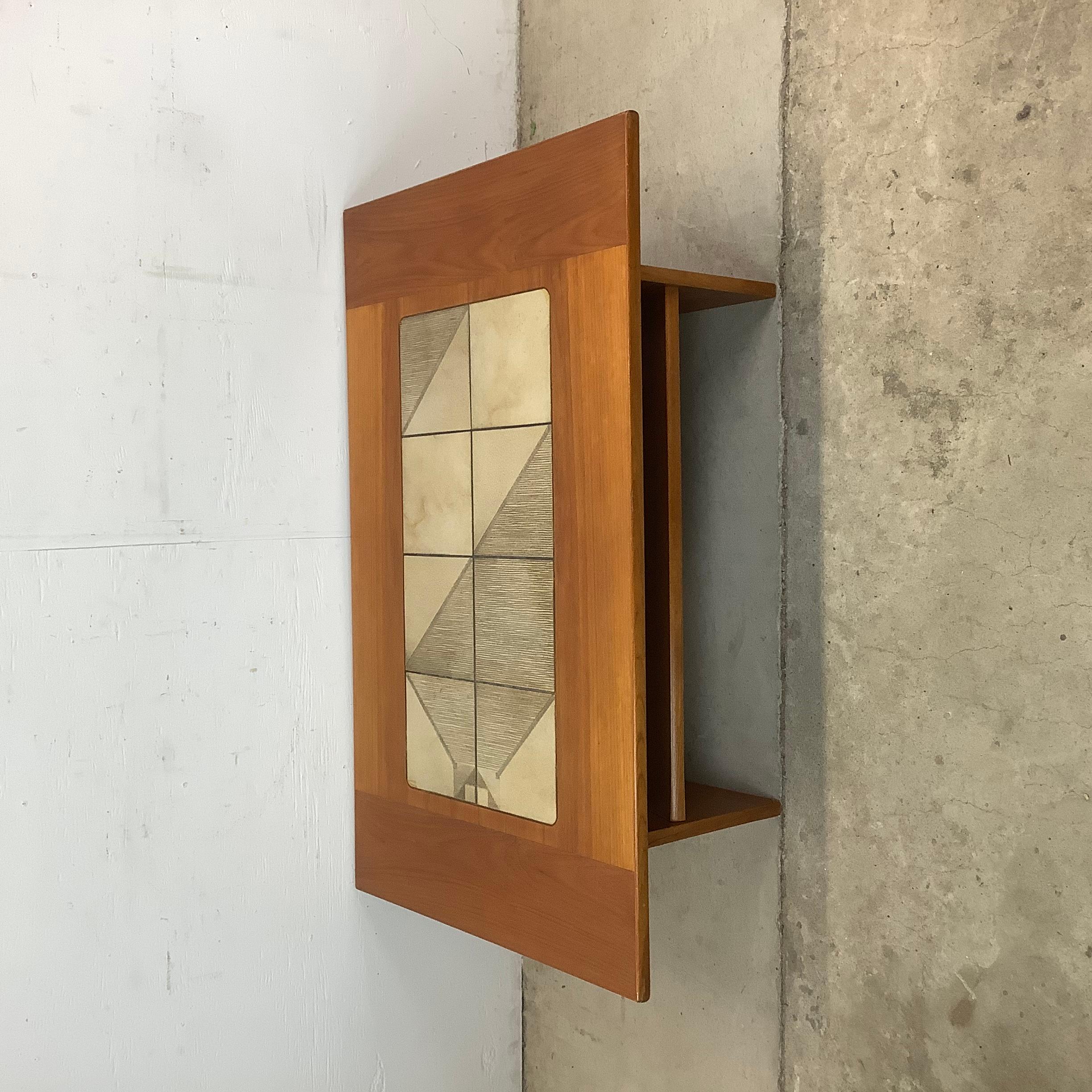 Scandinavian Modern Coffee Table In Fair Condition In Trenton, NJ
