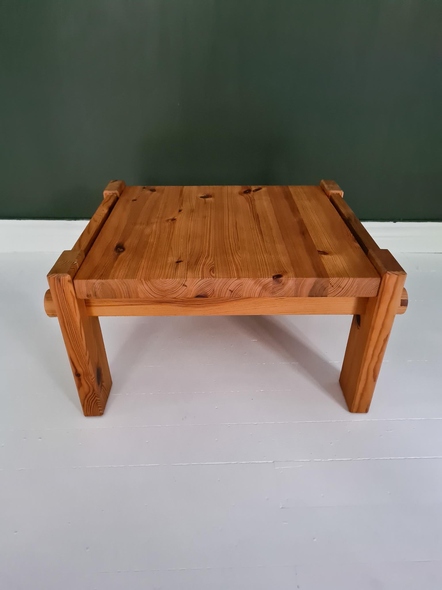 Scandinavian Modern Coffee Table in Pine by Yngve Ekström For Sale 4