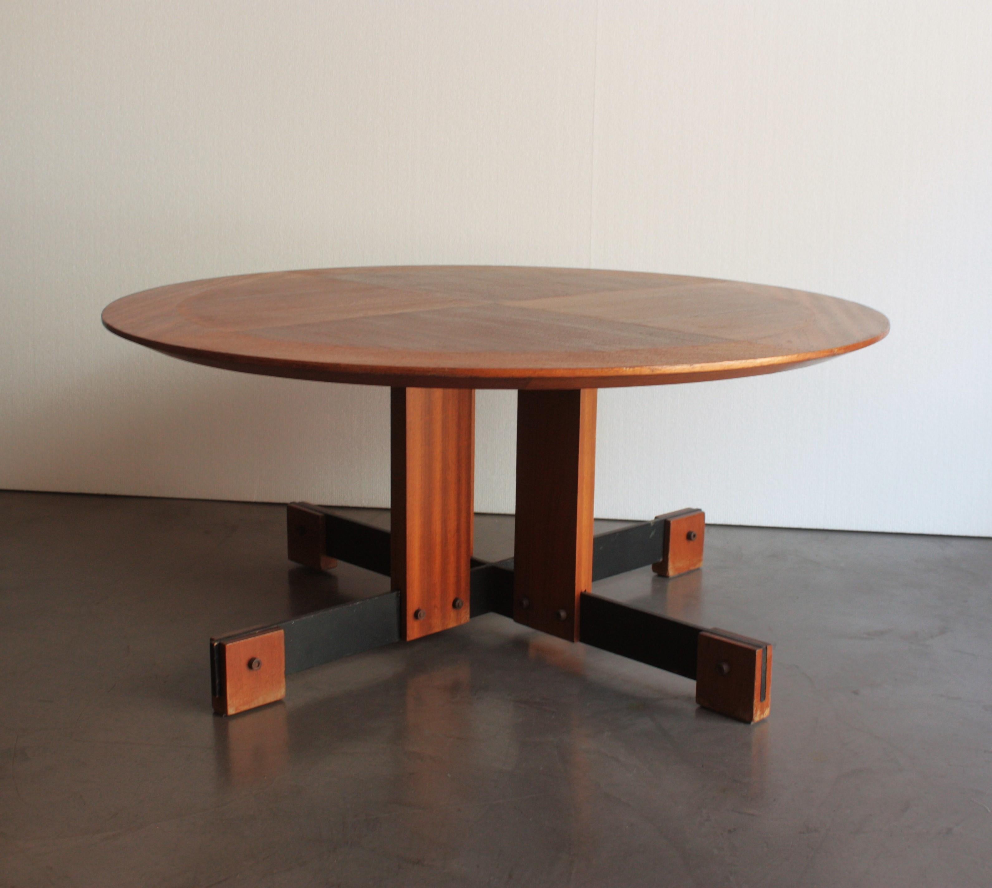 Table basse scandinave moderne en bois et en fer en vente 12
