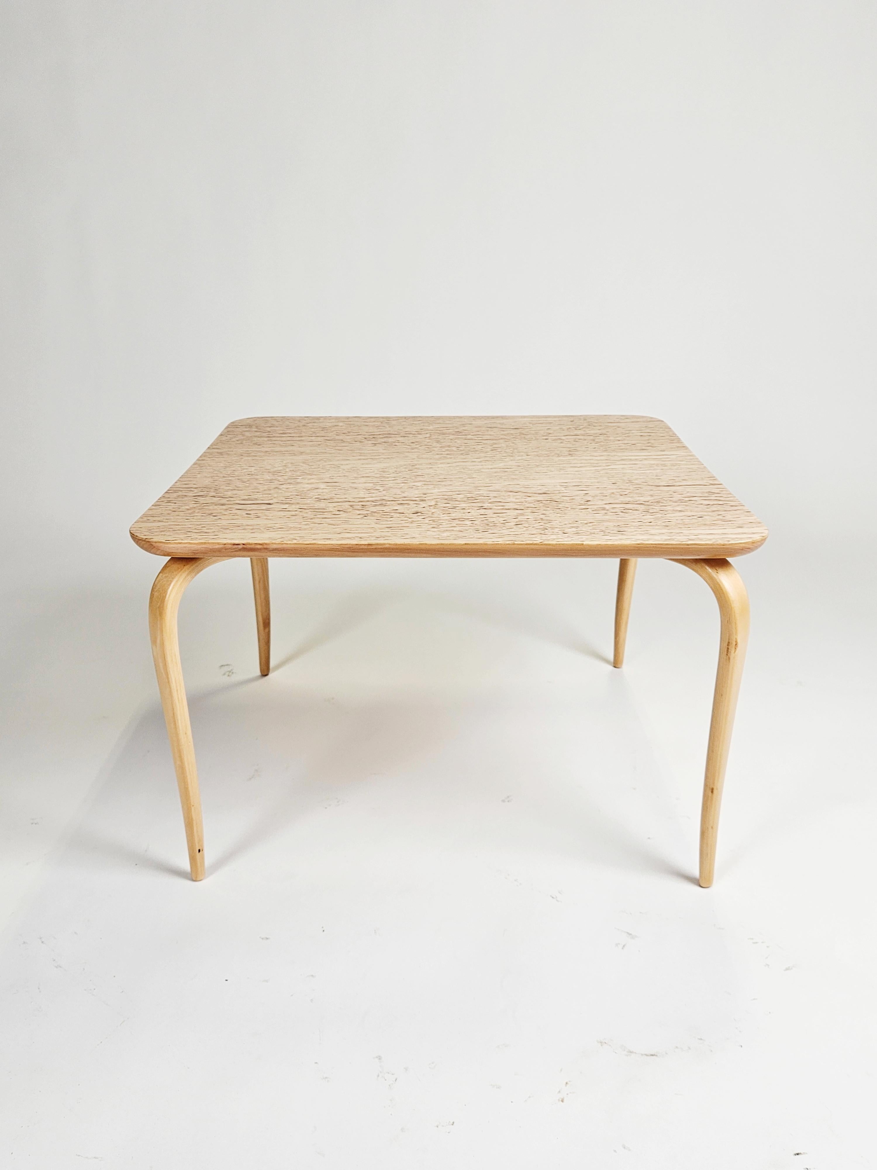 Scandinavian modern coffee tables 'Annika' by Bruno Mathsson, Sweden, 1950s For Sale 1