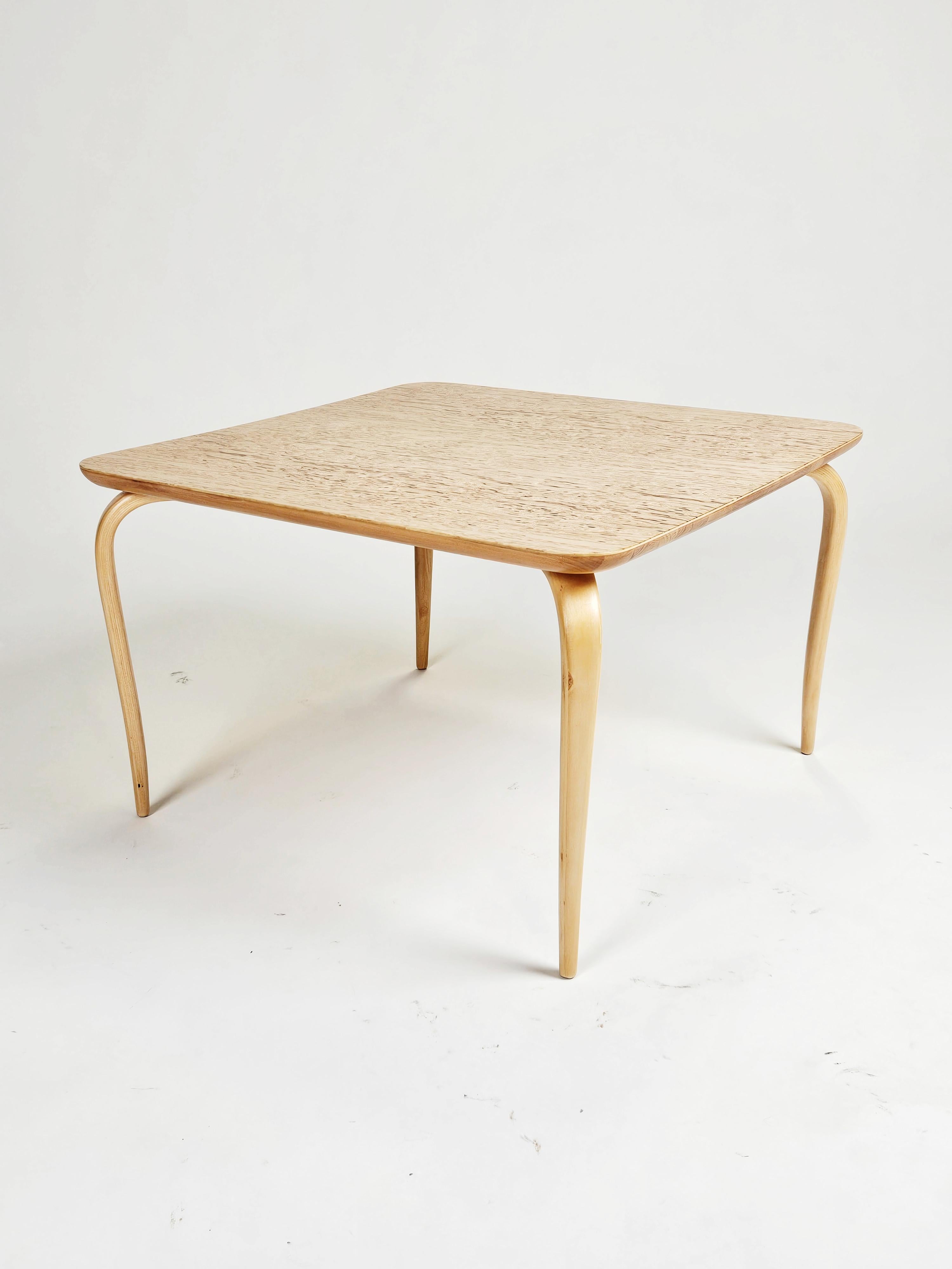 Scandinavian modern coffee tables 'Annika' by Bruno Mathsson, Sweden, 1950s For Sale 2