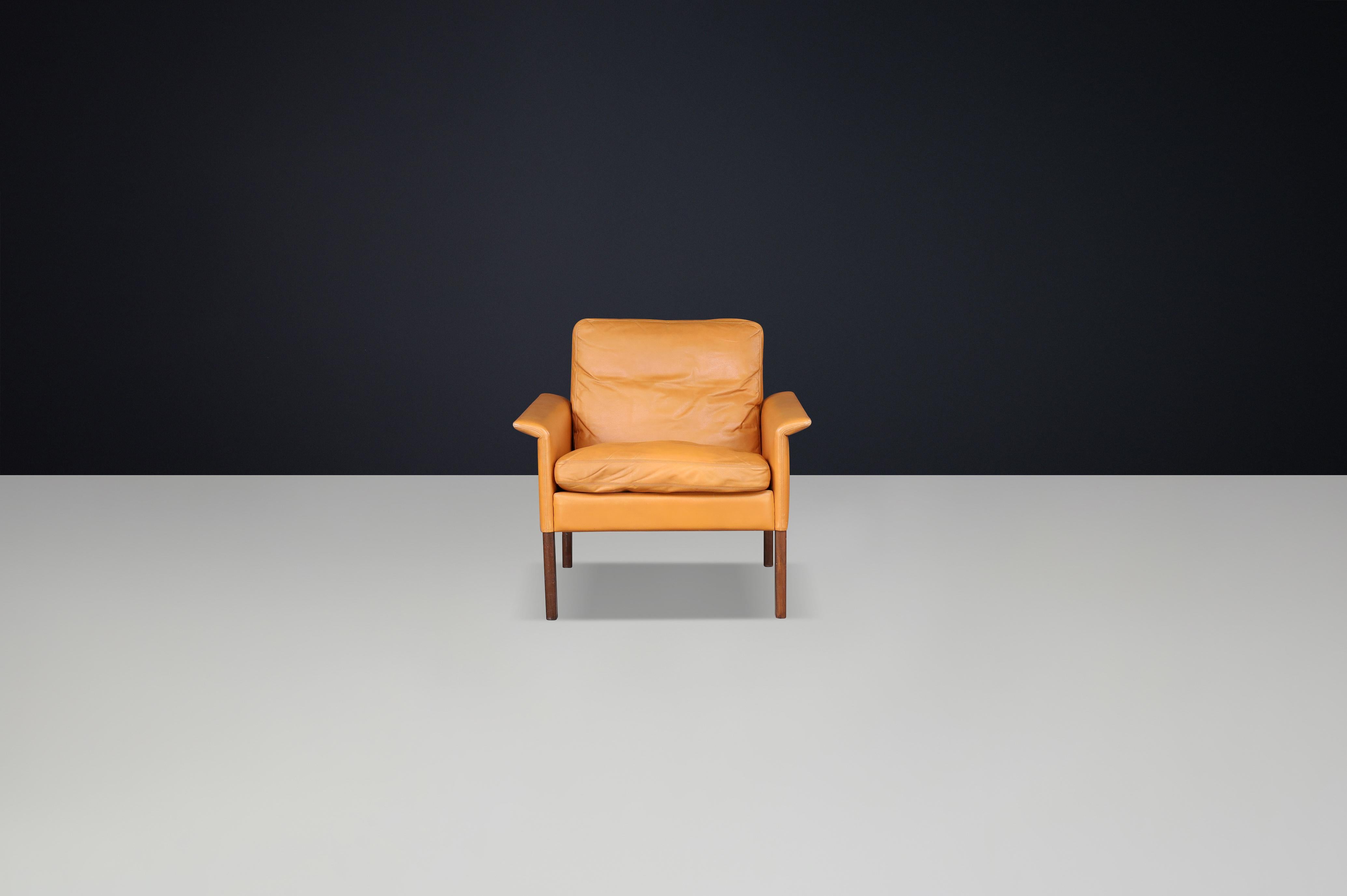 20ième siècle Chaise longue en cuir cognac The Moderns Modernity de Hans Olsen pour CS Møbler en vente