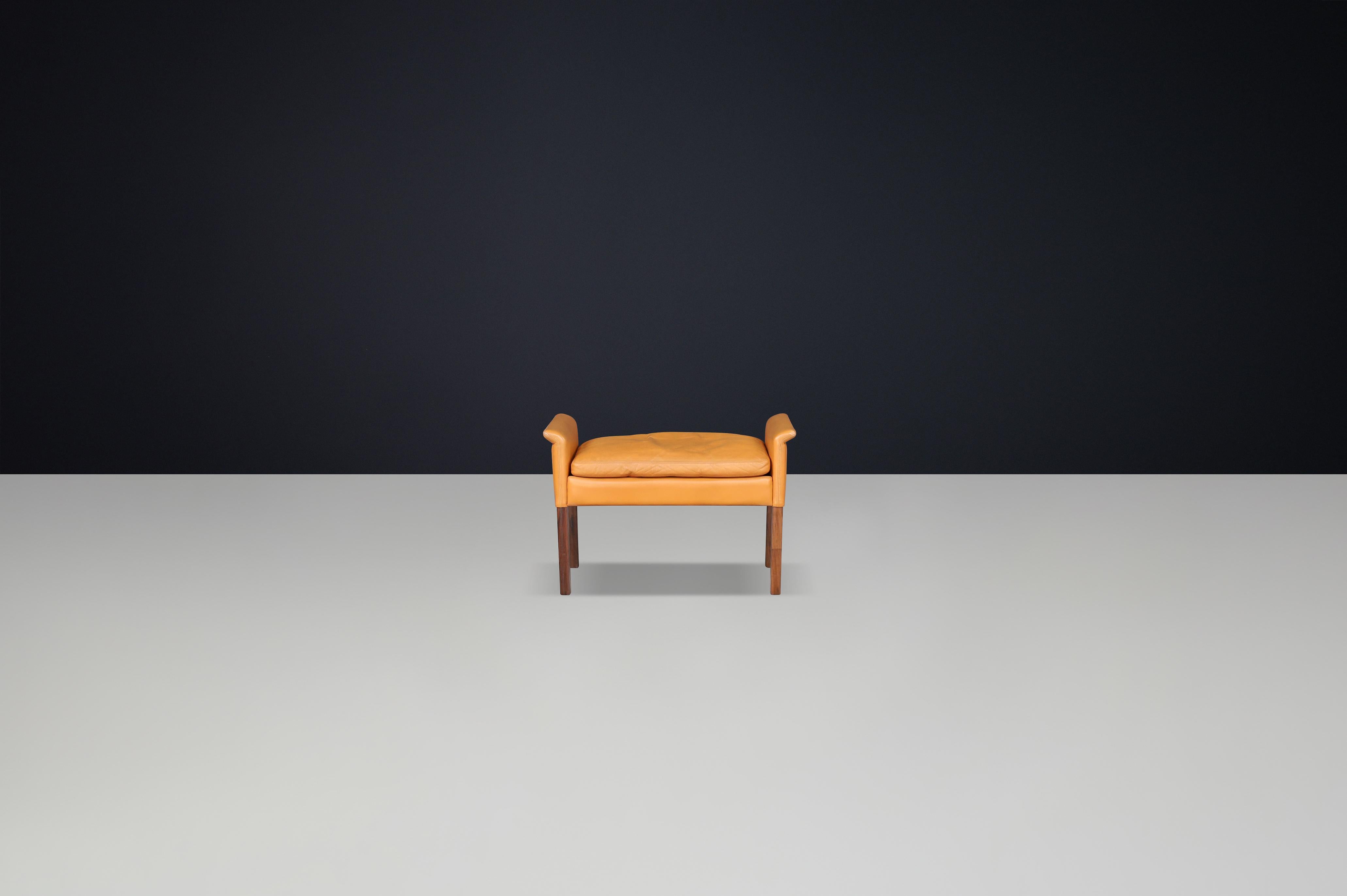 Ottoman scandinave moderne en cuir cognac par Hans Olsen pour CS Møbler, Danemark en vente 4