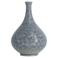 Skandinavische moderne Sammlerstücke Kleine glasierte Vase aus Azurblauem Steingut vonGunnar Borg 