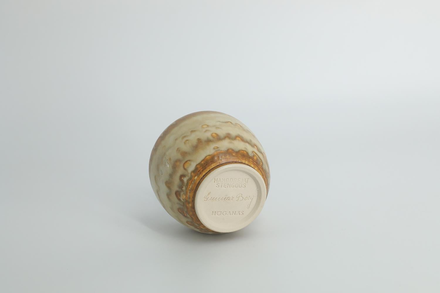 Swedish Scandinavian Modern Collectible Small  Beige Stoneware Vase by Gunnar Borg For Sale