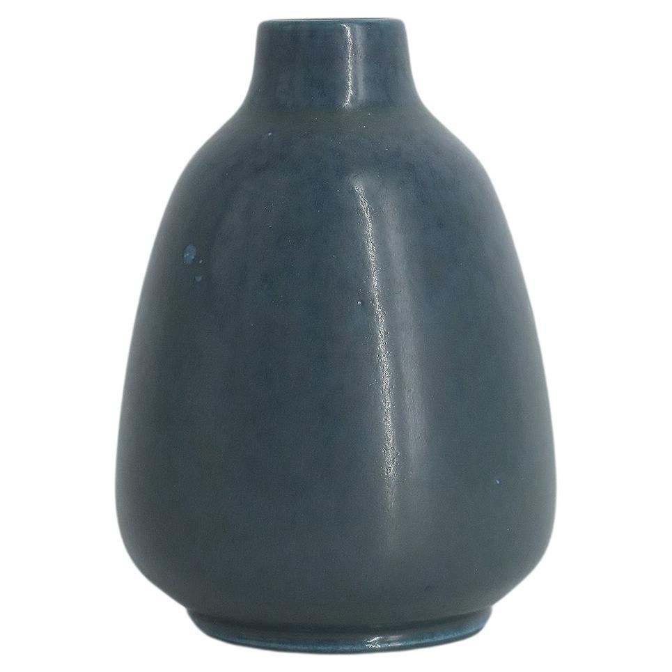 Scandinavian Modern Collectible Small Stoneware Vase No. 117 by Gunnar Borg  For Sale