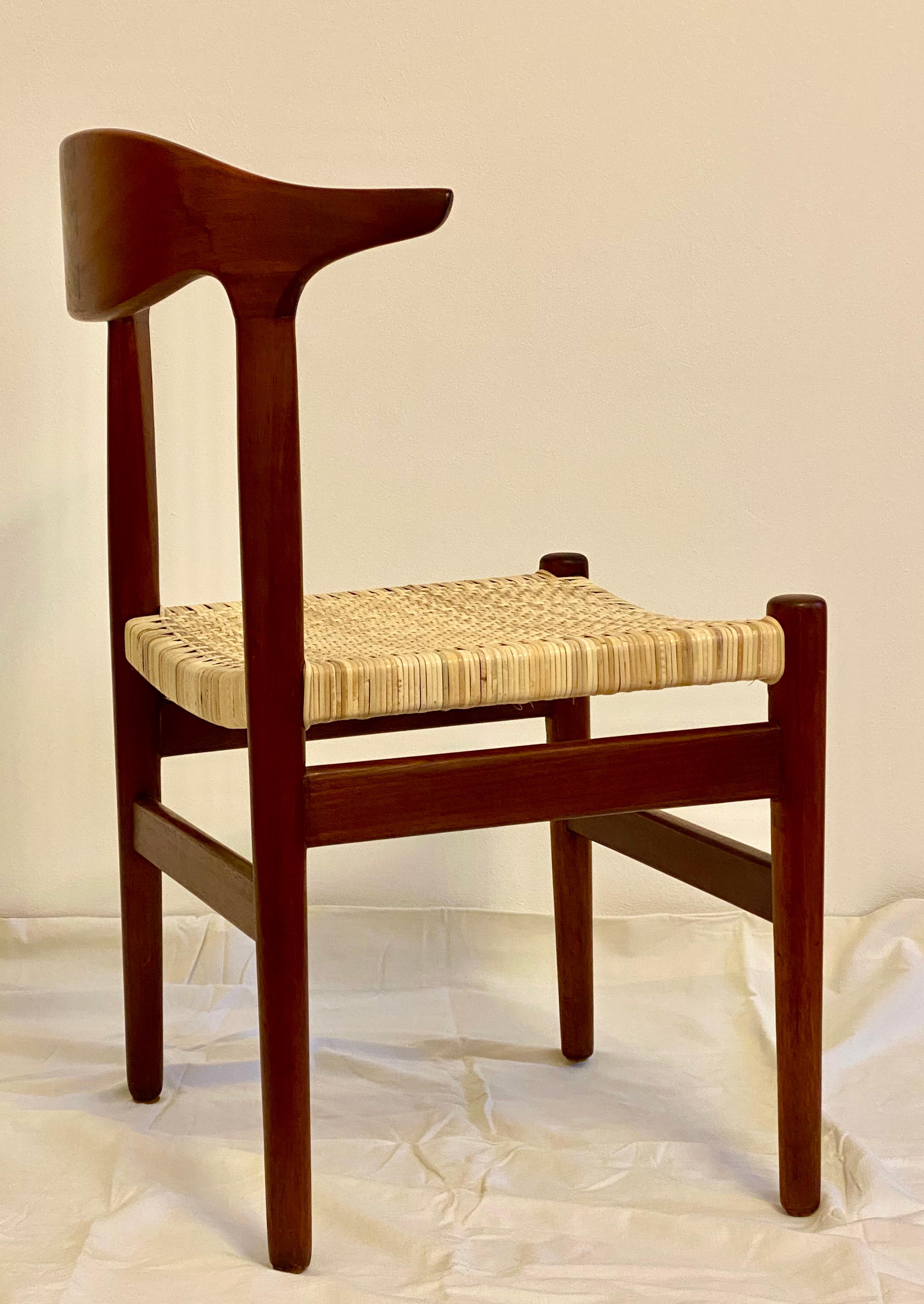 Scandinavian Modern Cow Horn Chair Attributed to Hans Wegner For Sale 1