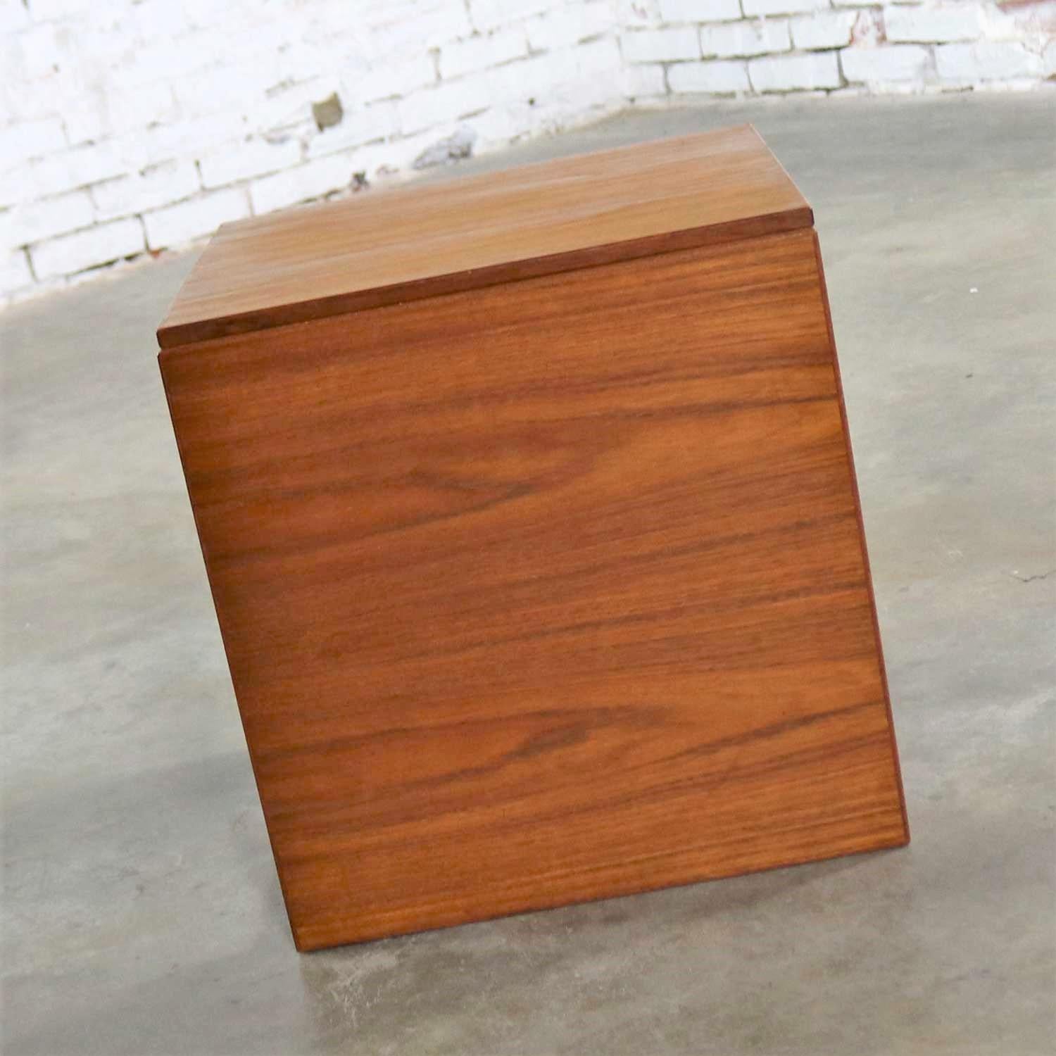 Scandinavian Modern Cube of Three Teak Nesting Tables by Kai Kristiansen 2