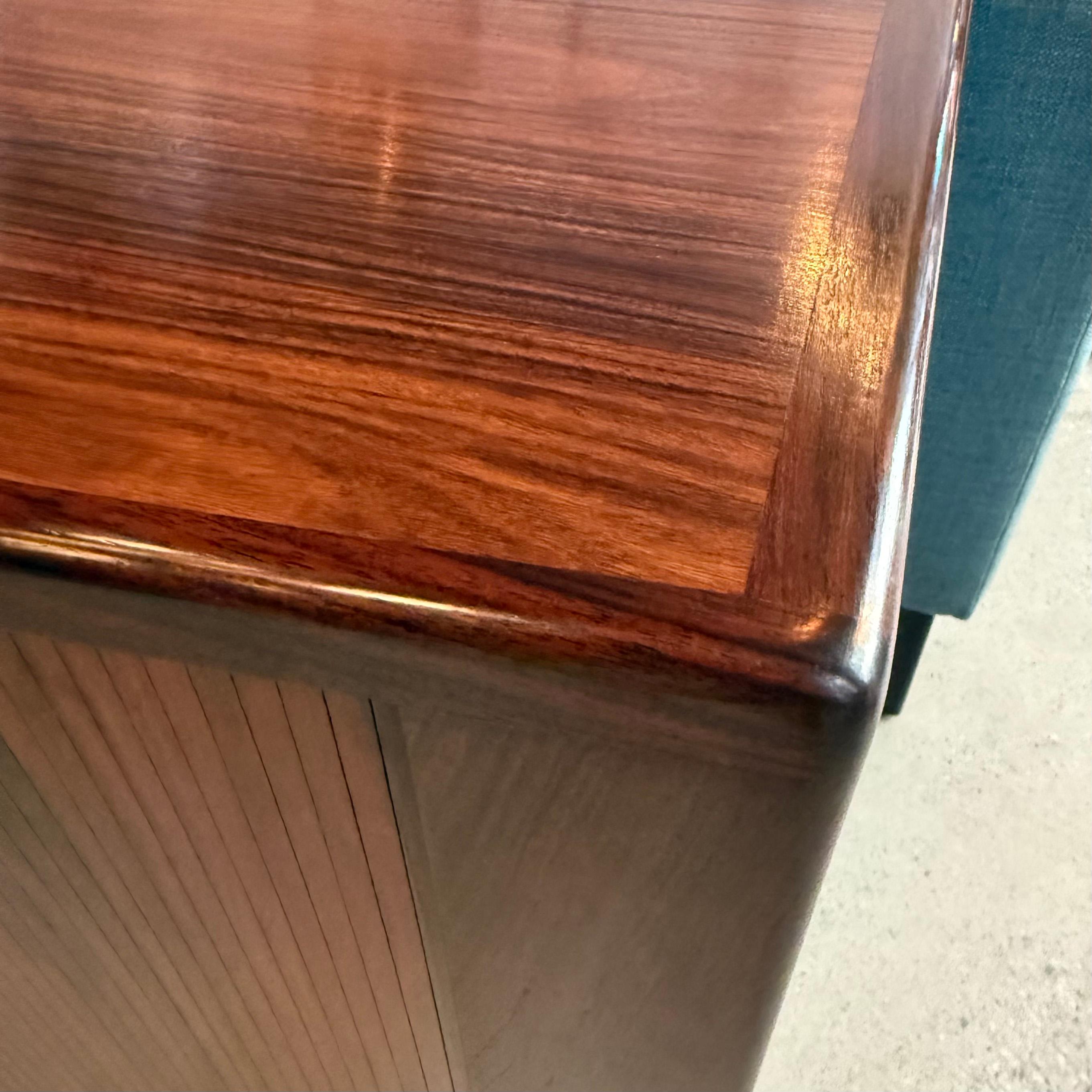 The Modern Scandinavian Scandinavian Modern Scandinavian scandinavian scandinavian scandinavian scandinavian scandinavian scandinavian front curved front Rosewood Tambour Credenza en vente 3