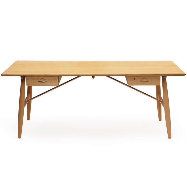 Appropriately Wegner’s architecturally inspired desk, the companion piece to his earlier round chair is known as the Architect’s desk, model PP571, specifically No.195, which denotes its width. It is provided with a new oil finish. Thick solid oak