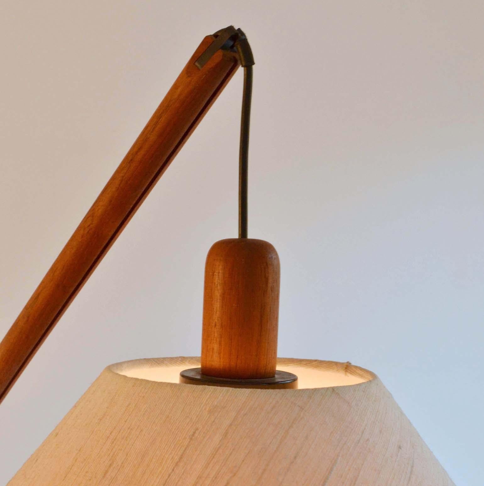 Scandinavian Modern Danish Teak Counter Balance Floor Lamp In Excellent Condition In London, GB