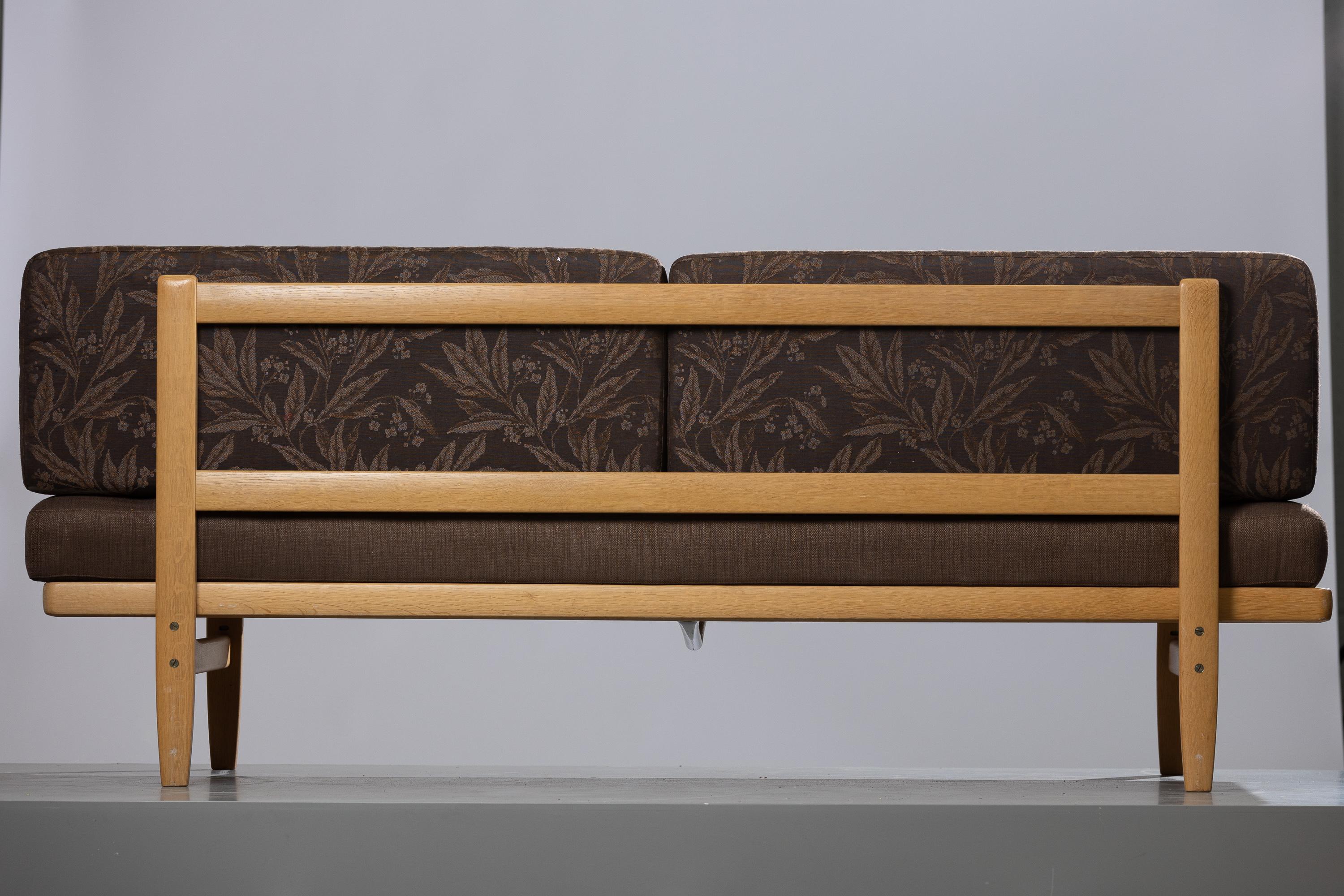 Scandinavian Modern day bed from ALF SVENSSON & YNGVAR SANDSTRÖM model Carina For Sale 2