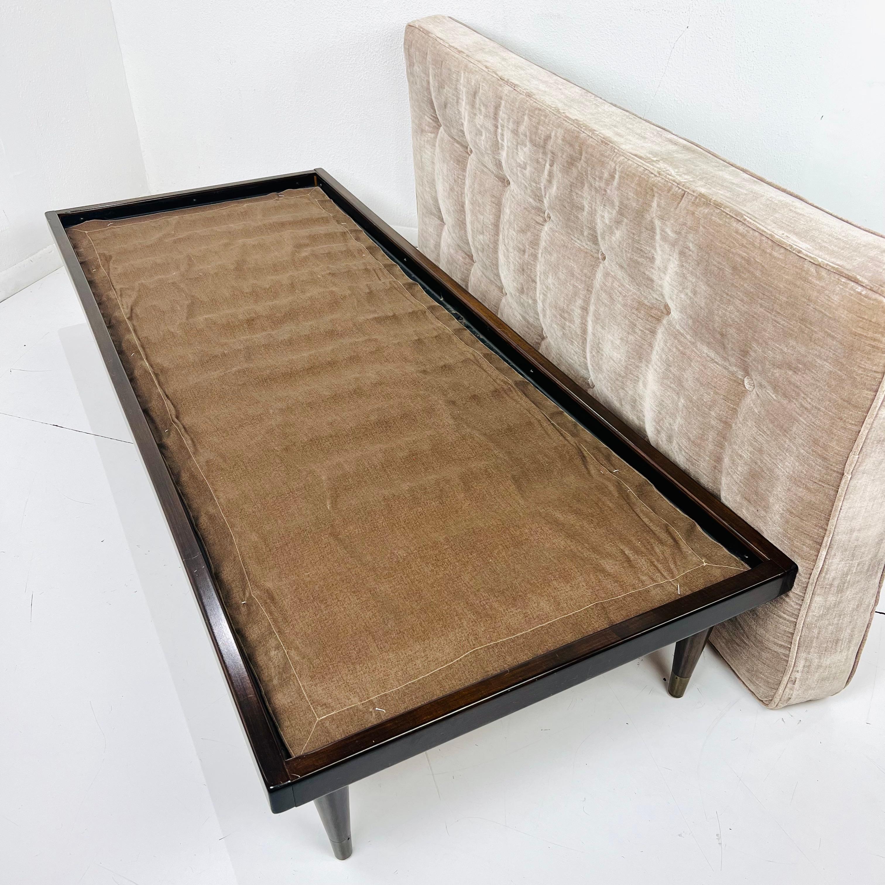 Scandinavian Modern Daybed For Sale 10