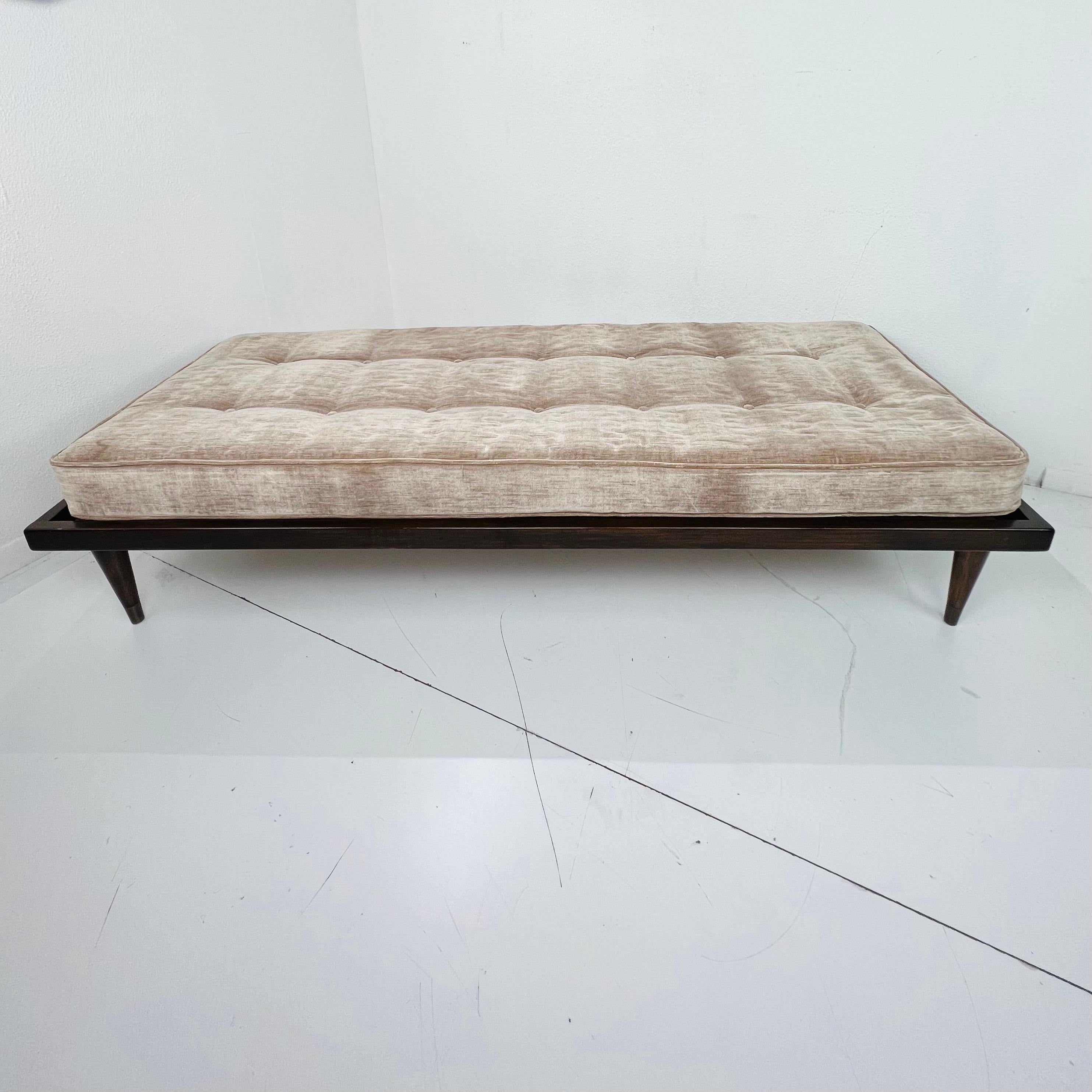 Scandinavian Modern Daybed For Sale 1
