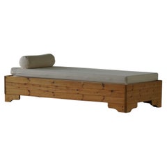 Scandinavian Modern, Daybed in Pine with Upholstered Cushion, Denmark, 1970s
