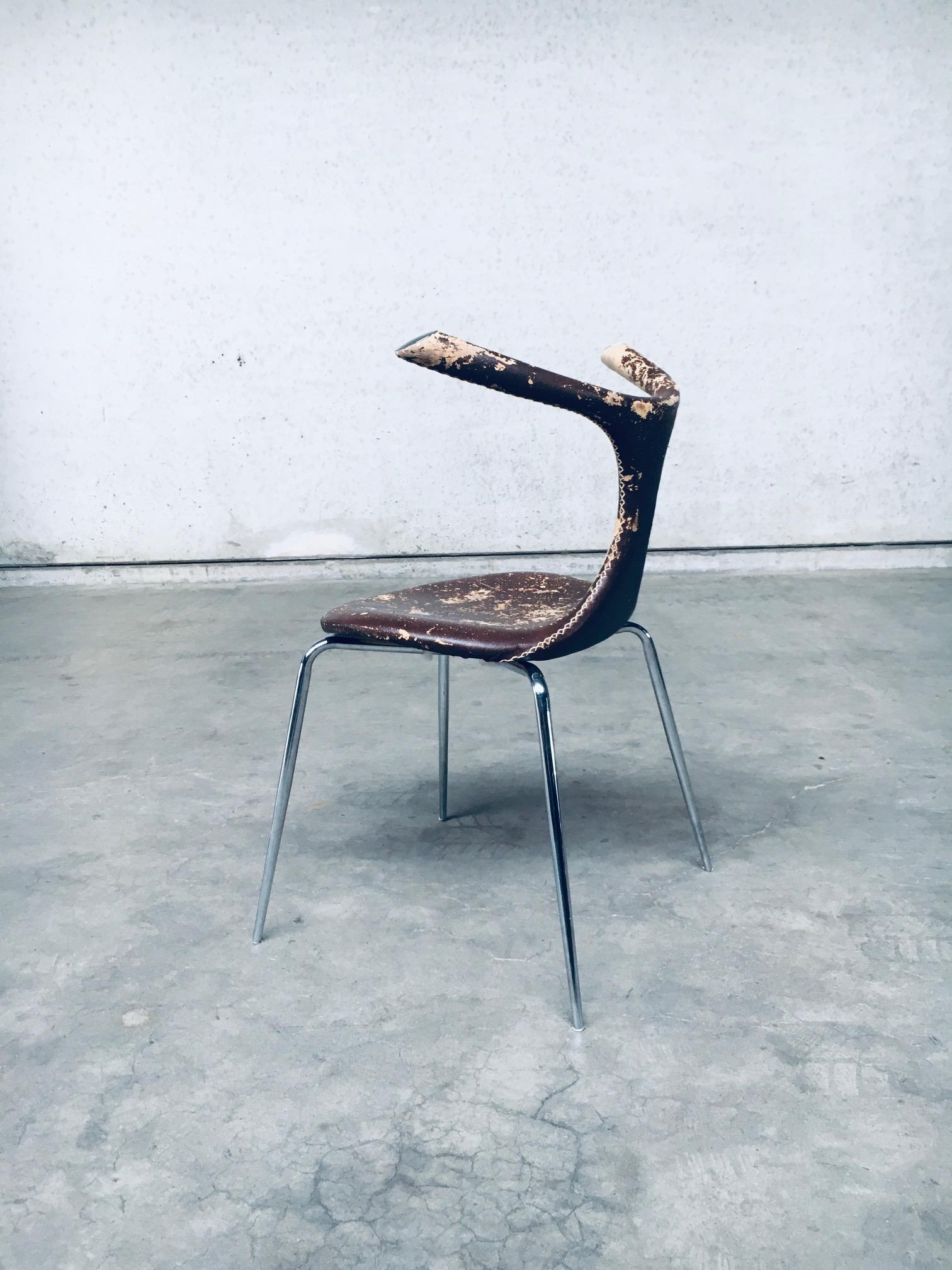 Scandinavian Modern Design 'Taurus' Dining Chair Set by Dan Form For Sale 4