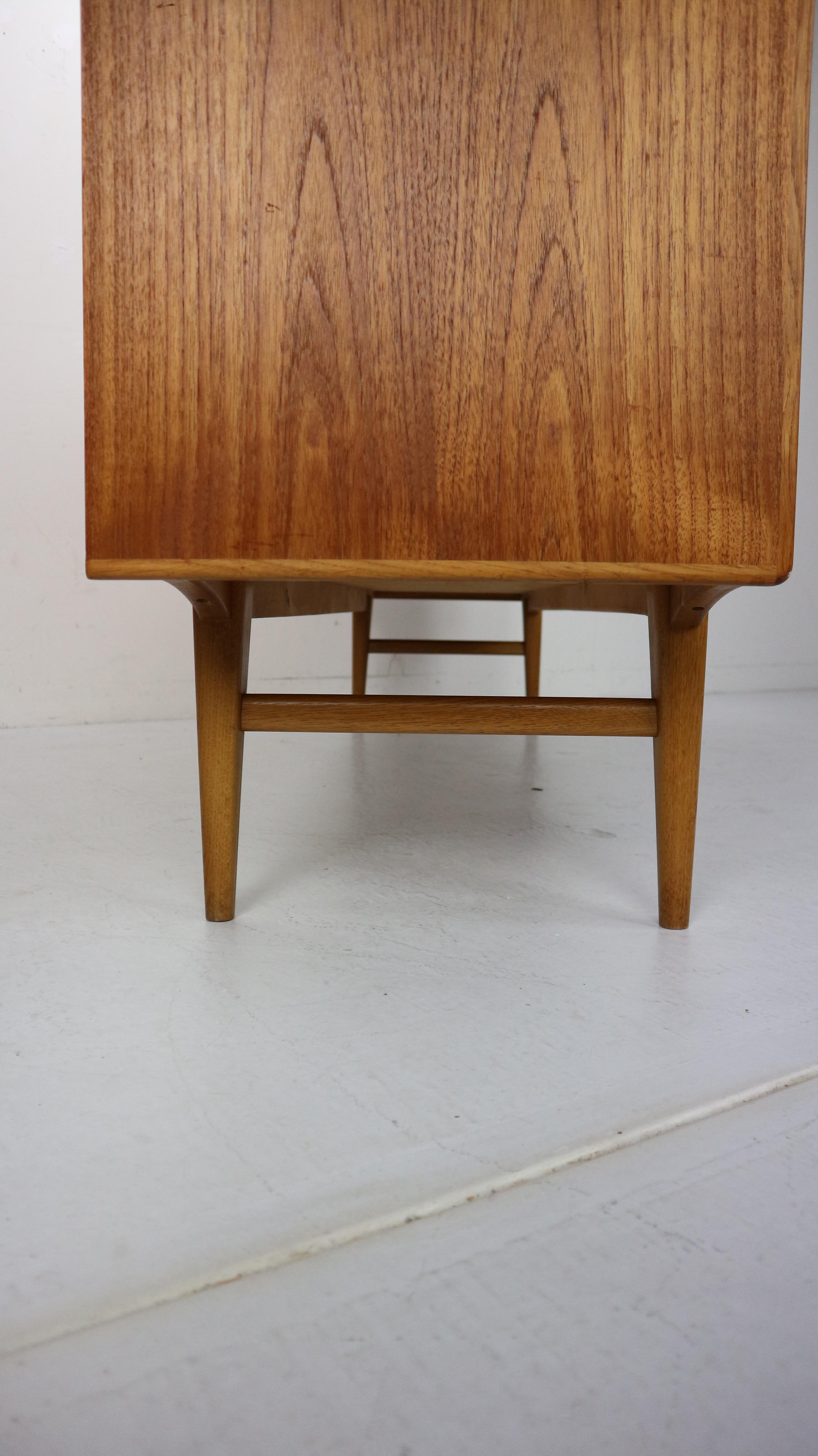 Scandinavian Modern Design Teak and Oak Sideboard, 1960s Sweden 5
