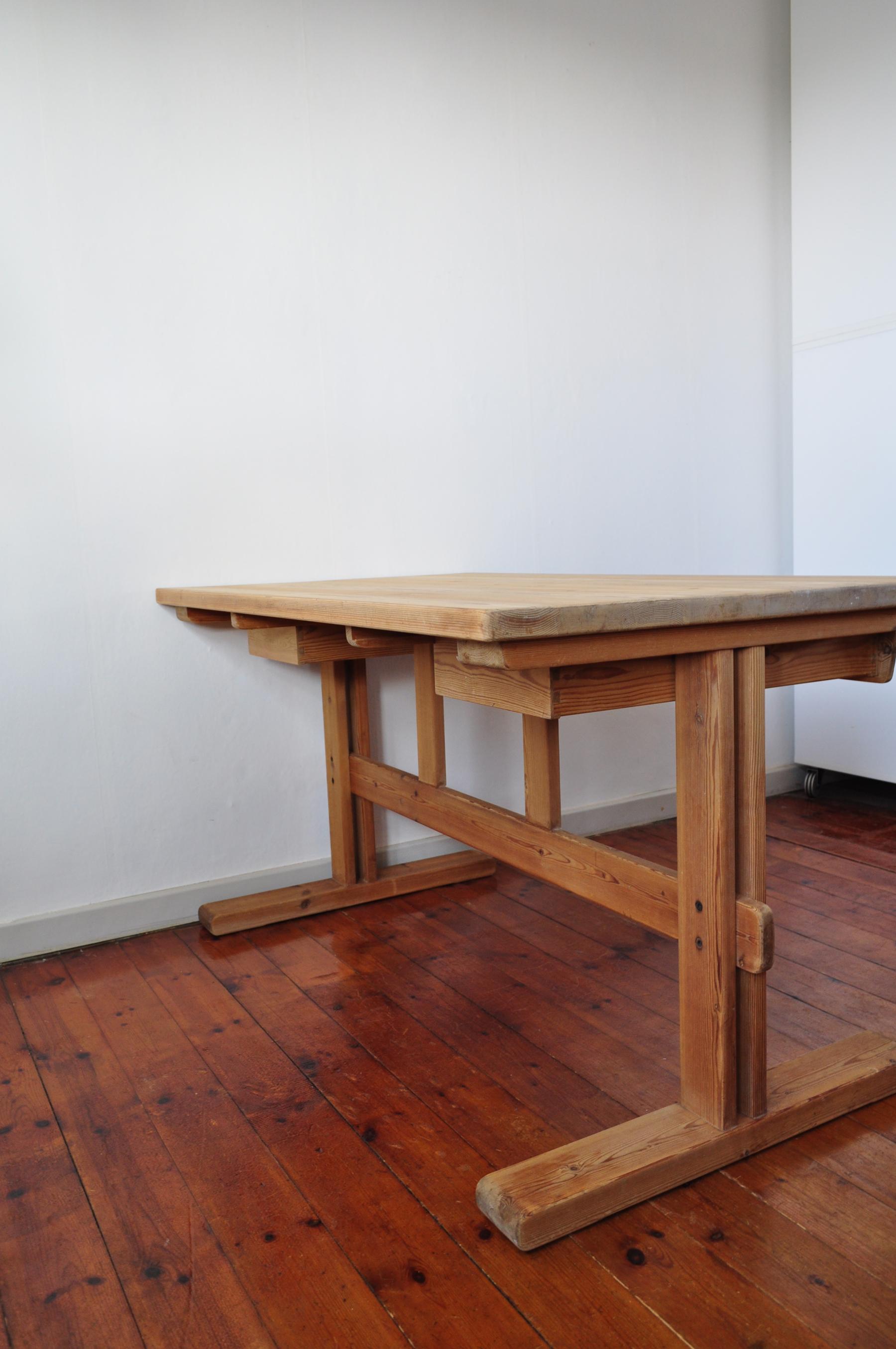Scandinavian Modern Desk in Solid Pine, 1970s For Sale 10