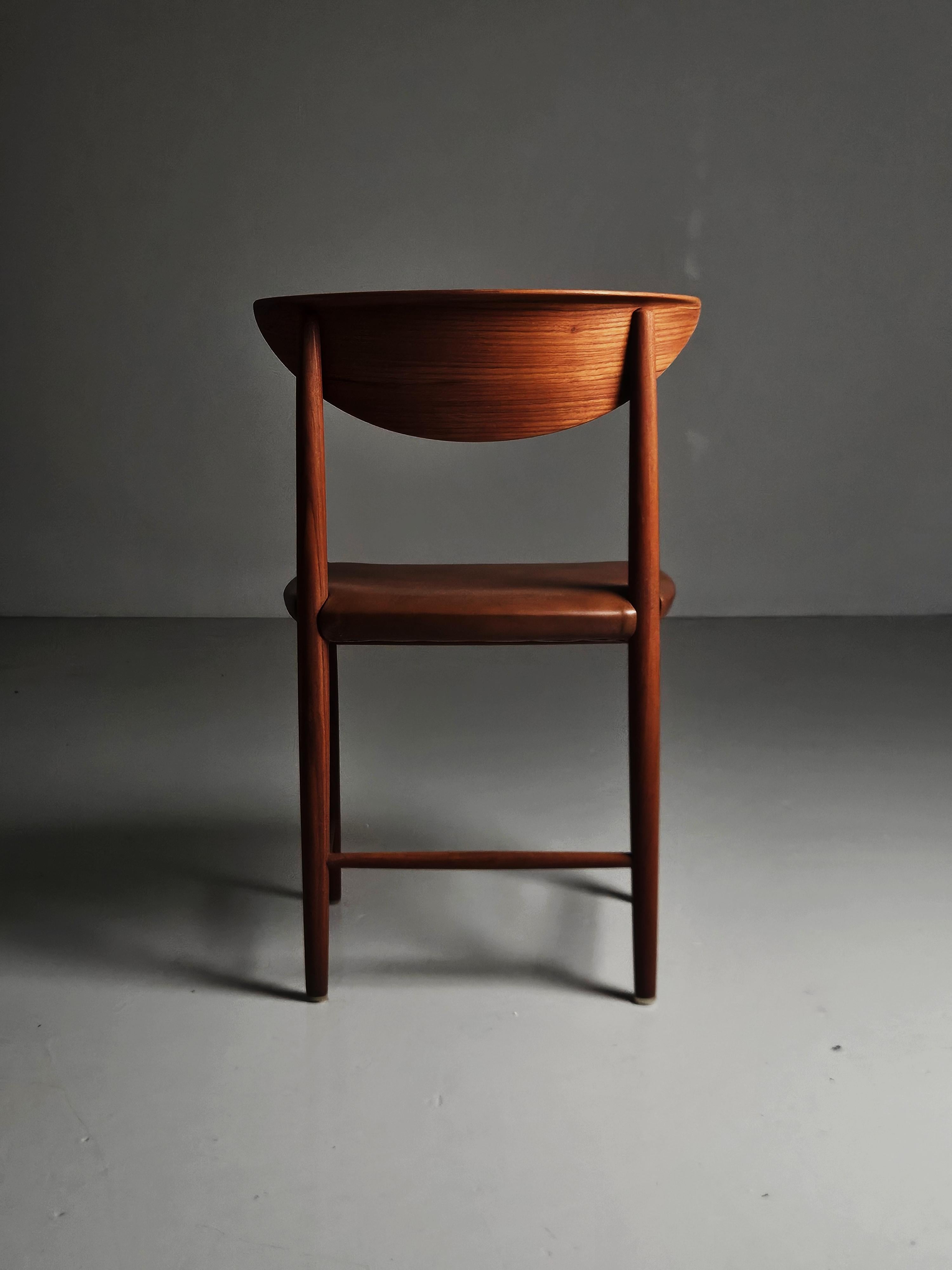 Pelle Sedia da pranzo moderna scandinava di Peter Hvidt, Danimarca, anni '50 in vendita