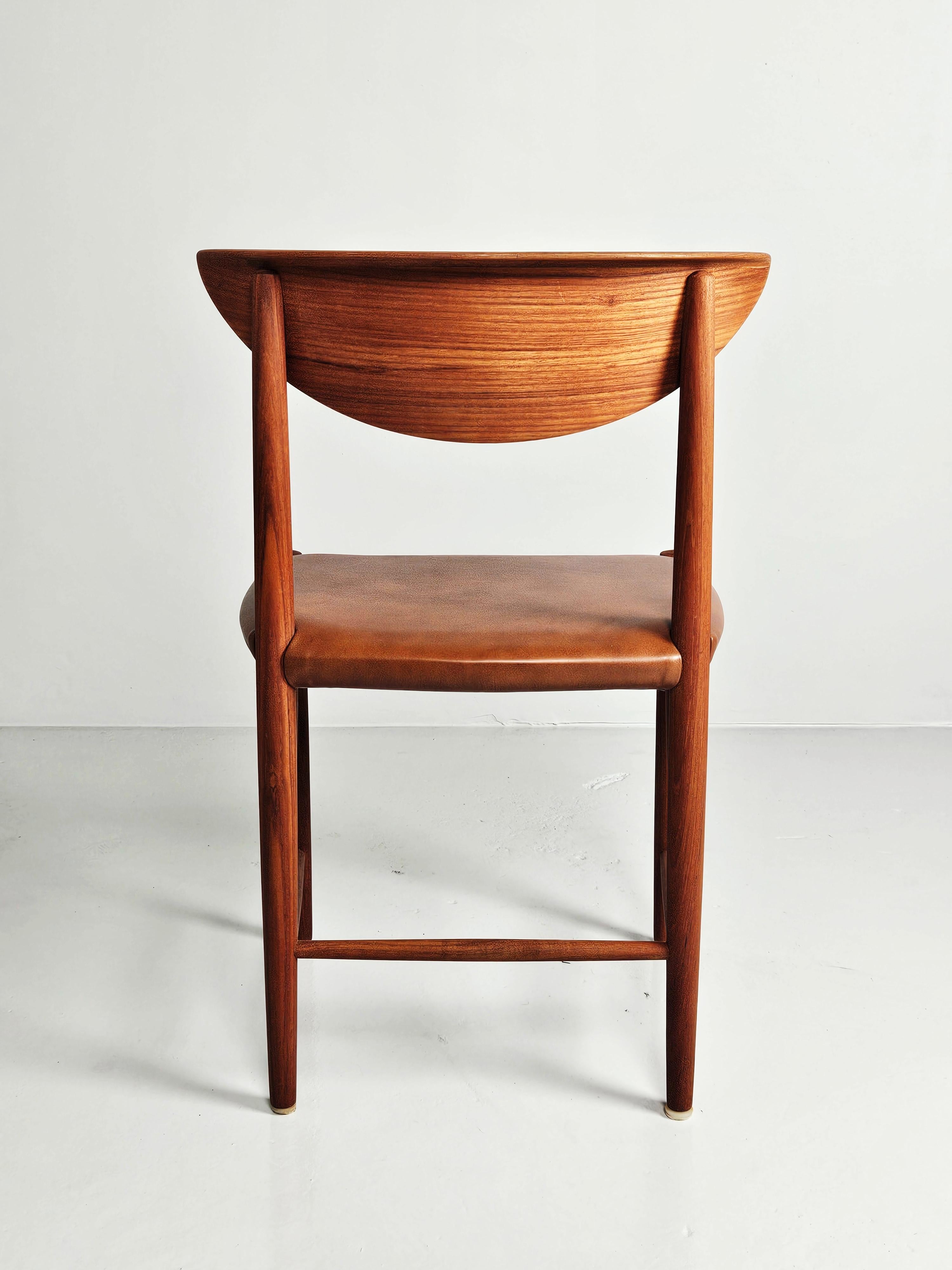 Scandinavian modern dining chair by Peter Hvidt, Denmark, 1950s In Good Condition For Sale In Eskilstuna, SE