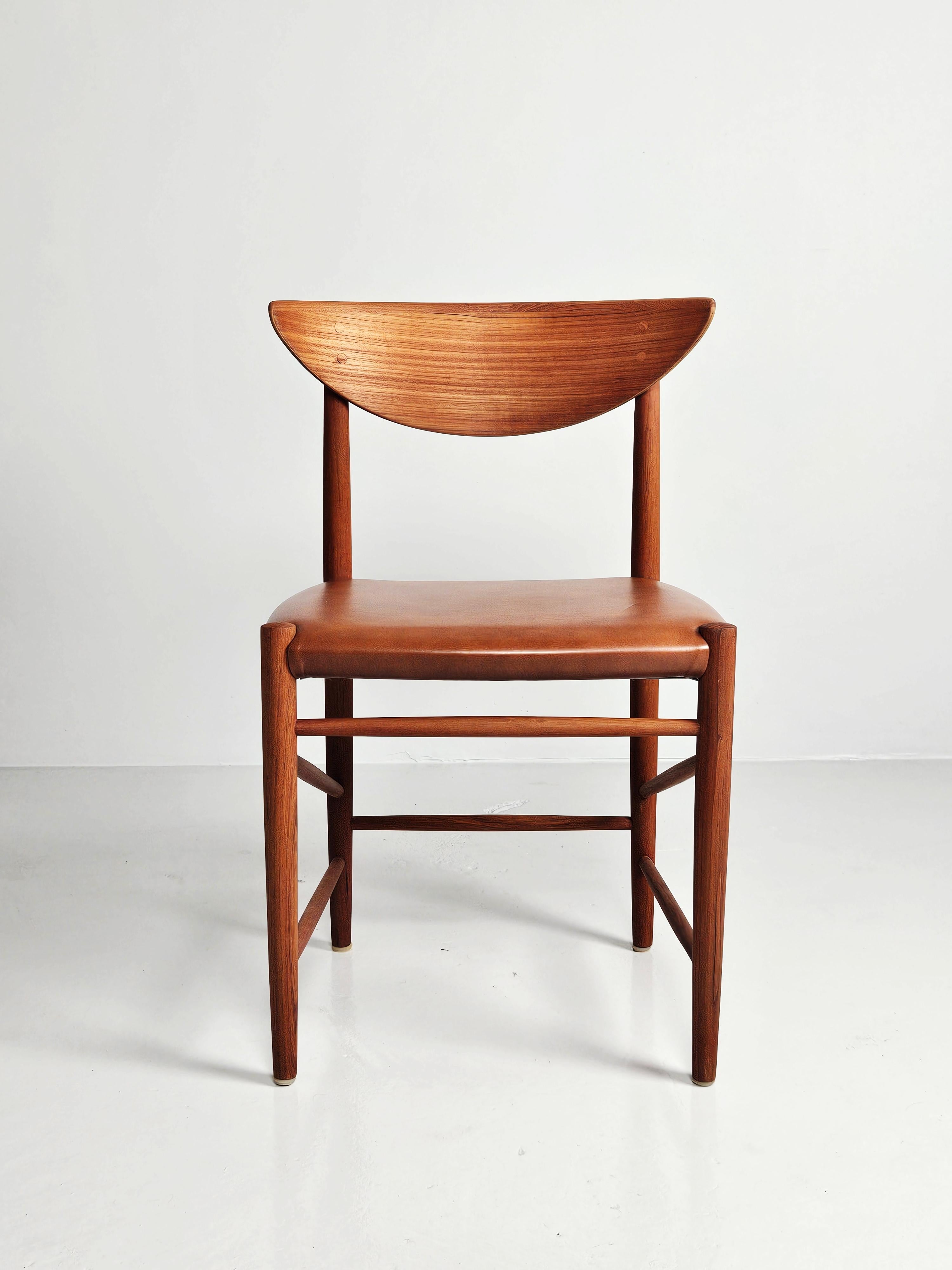 Leather Scandinavian modern dining chair by Peter Hvidt, Denmark, 1950s For Sale