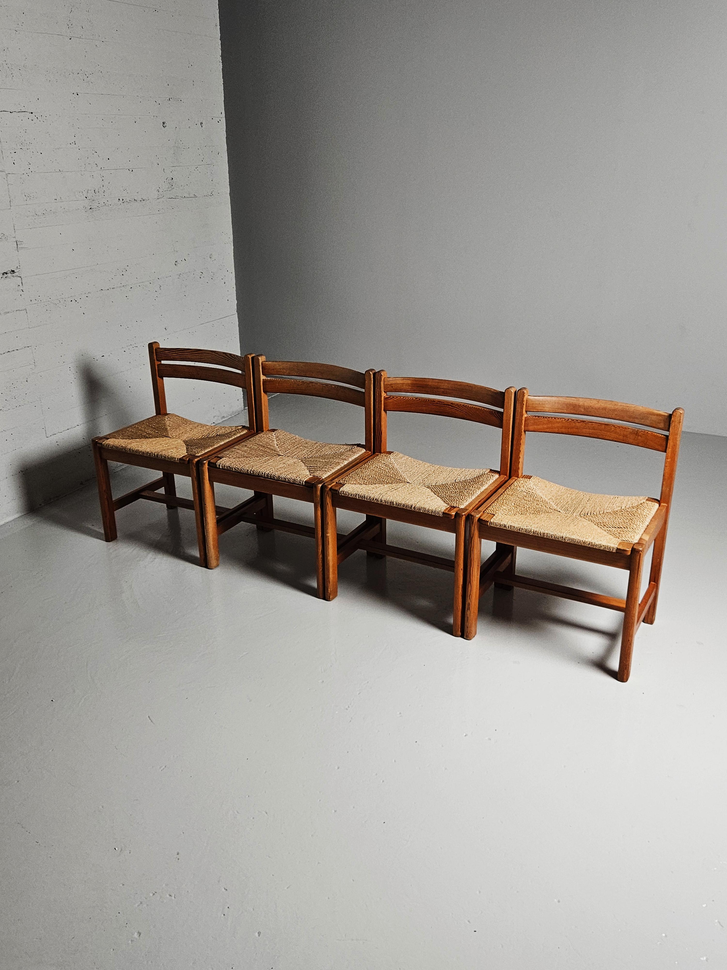 Set of four dining chairs 'Asserbo' designed by Børge Mogensen and produced by the Swedish company Karl Andersson & Söner during the 1960s. 

Made in beautiful pine with woven cord seats. 