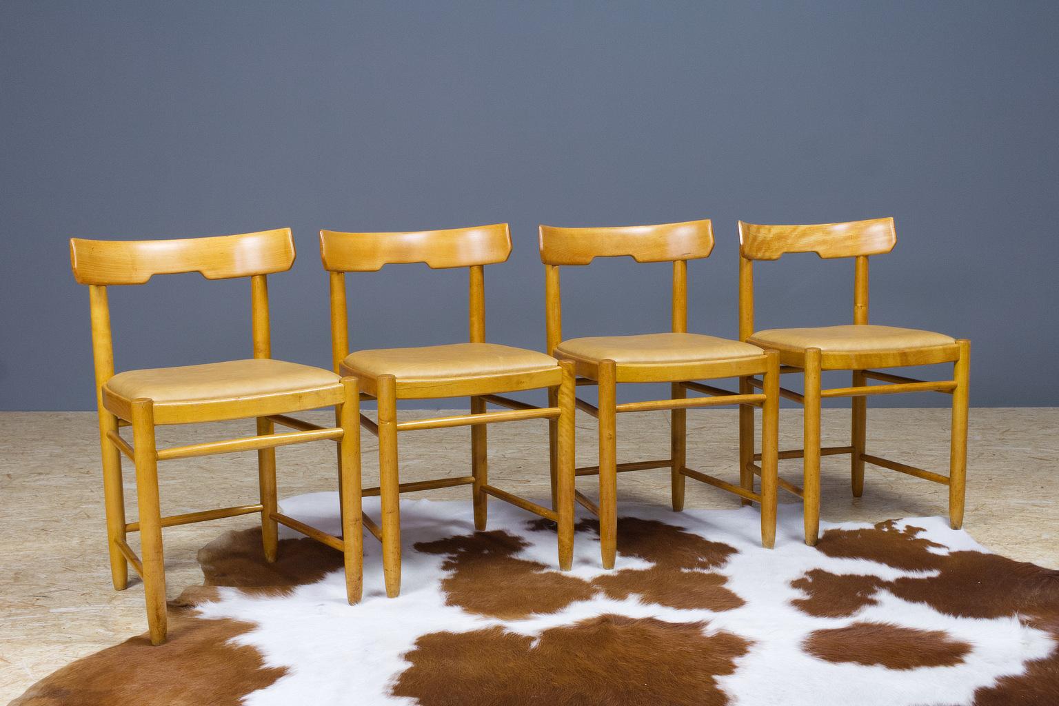 Scandinavian Modern Dining Chairs in Beech and Tan Leather, 1960s Set of 4 In Good Condition For Sale In Beek en Donk, NL