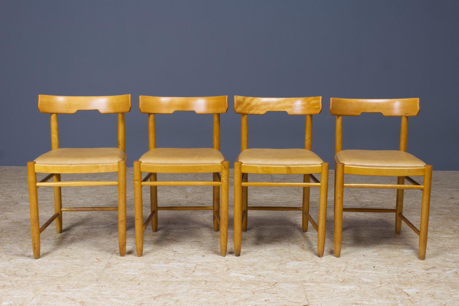 Scandinavian Modern Dining Chairs in Beech and Tan Leather, 1960s Set of 4 For Sale 3