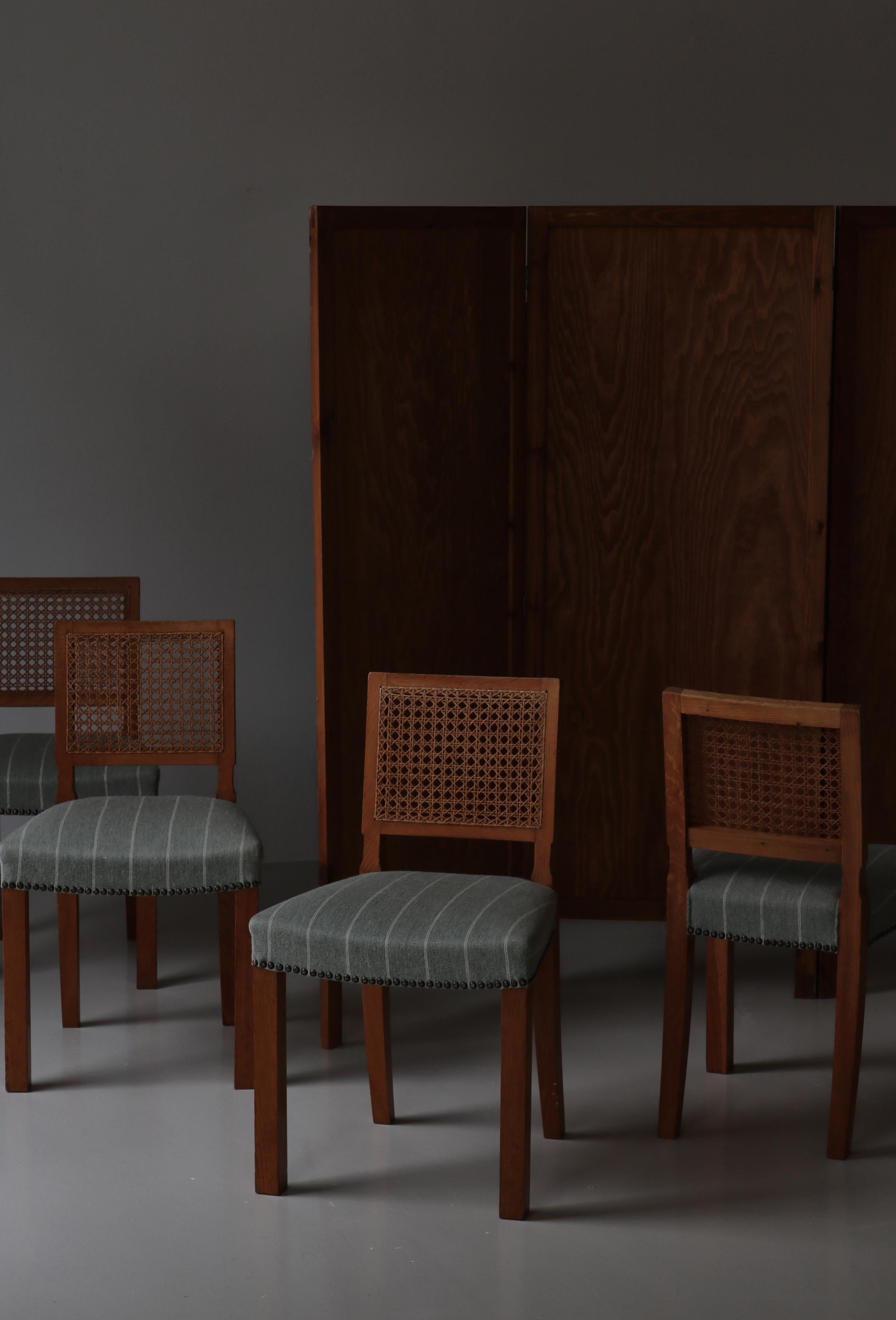 Scandinavian Modern Dining Chairs Oak & Cane by Danish Cabinetmaker, 1940s For Sale 14