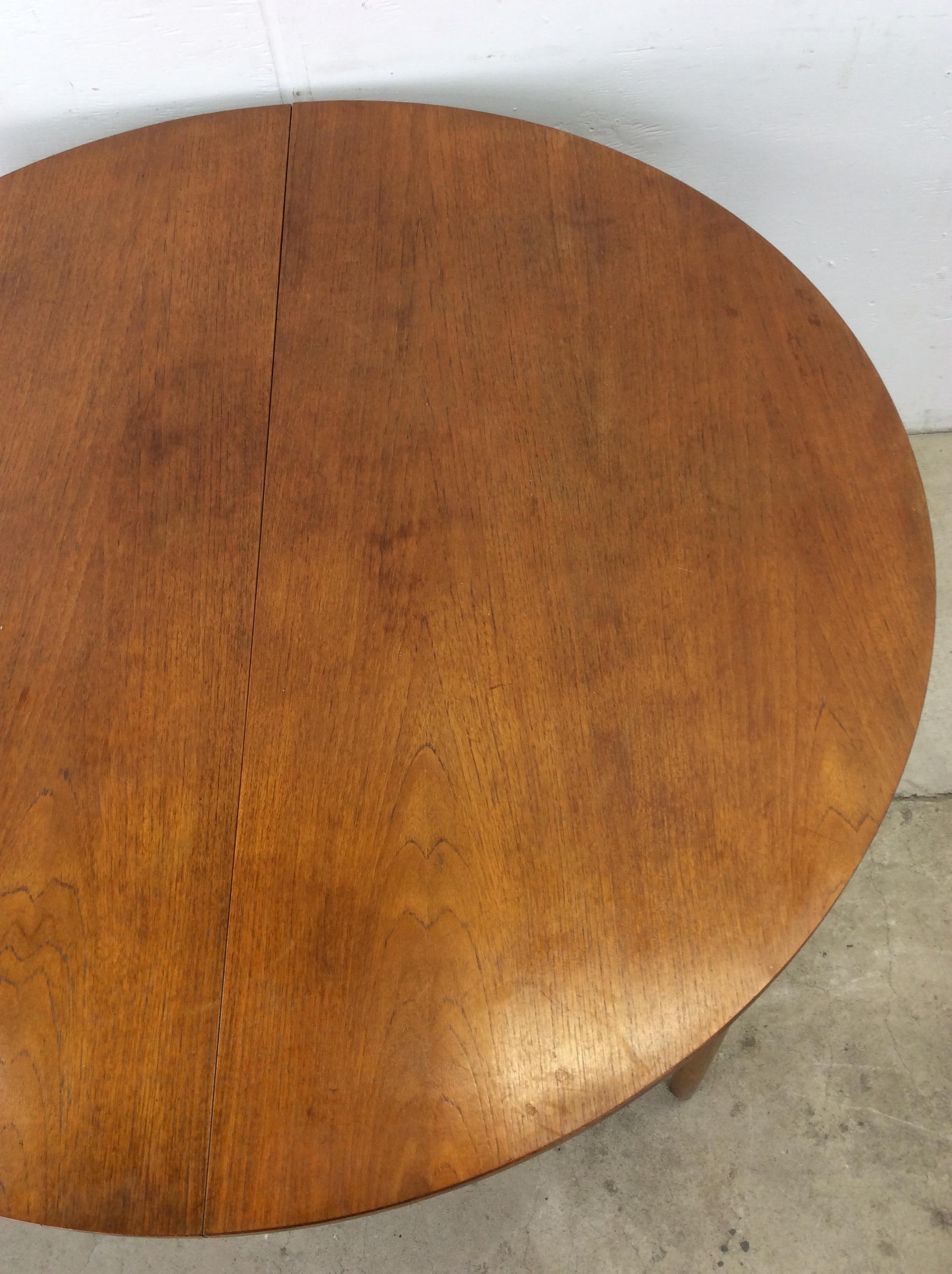 Scandinavian Modern Dining Table with Stowaway Leaf In Good Condition For Sale In Freehold, NJ