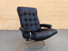 Scandinavian Modern Ekornes "Stressless" Lounge Chair with New Leather Seat