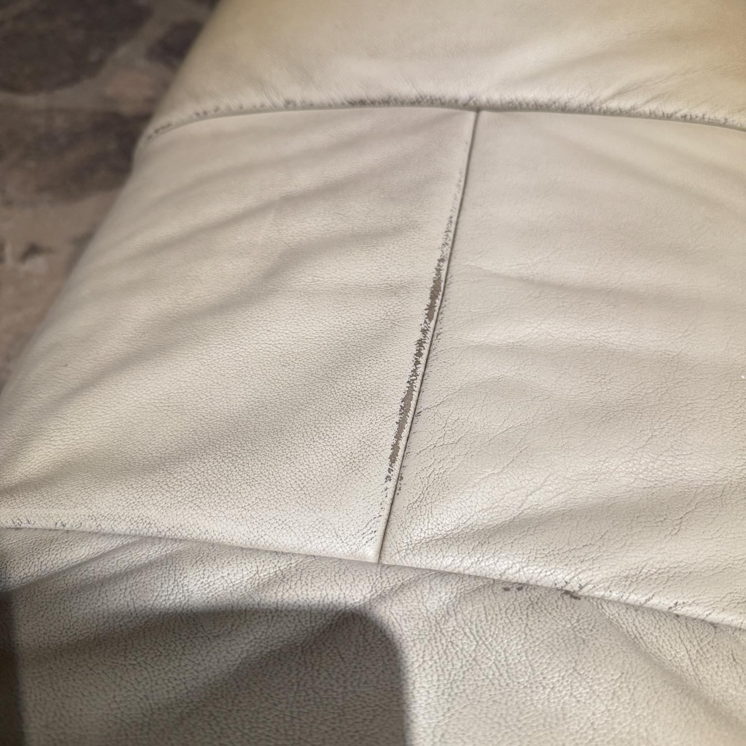 Sillón reclinable escandinavo Ekornes Stressless blanco + otomana en venta 2