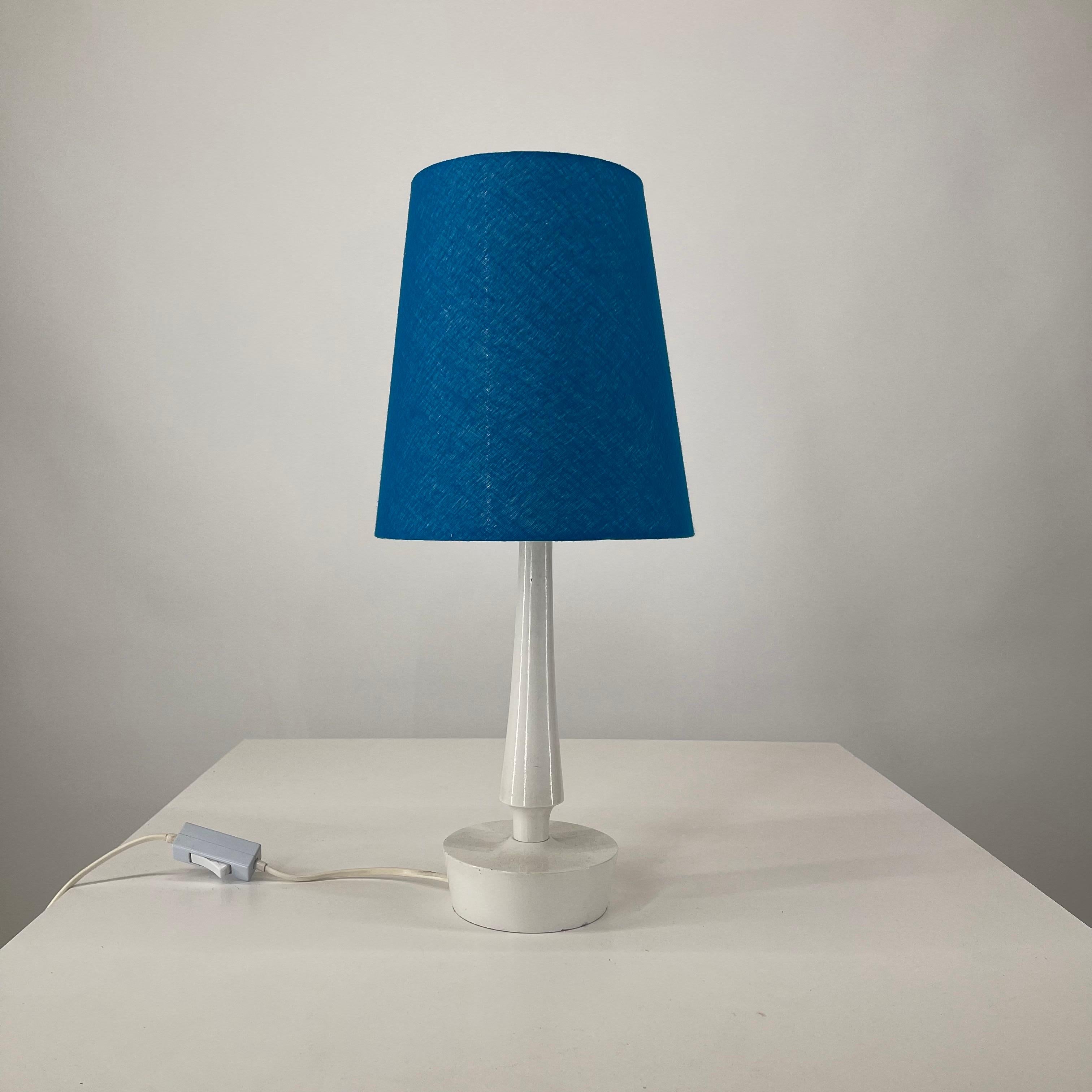 Scandinavian Modern Elegant Minimal Table Light, Sweden 1960s In Good Condition For Sale In Vienna, AT