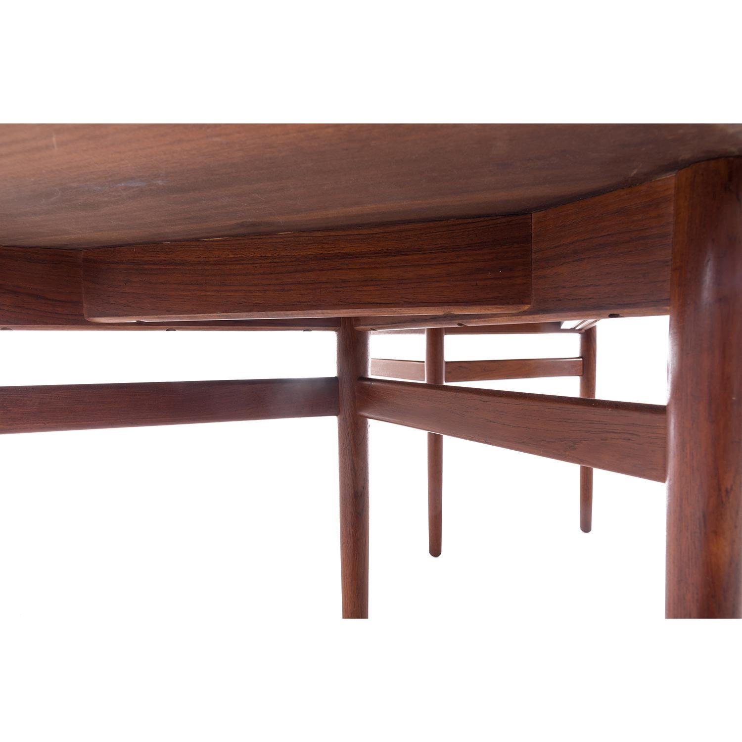 Scandinavian Modern Ellipse Shaped Teak Dining Table by Arne Vodder 1