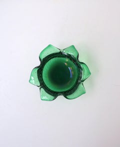 Cuenco de cristal artístico de estilo moderno escandinavo en verde esmeralda, estilo orgánico moderno, Dinamarca, década de 1960