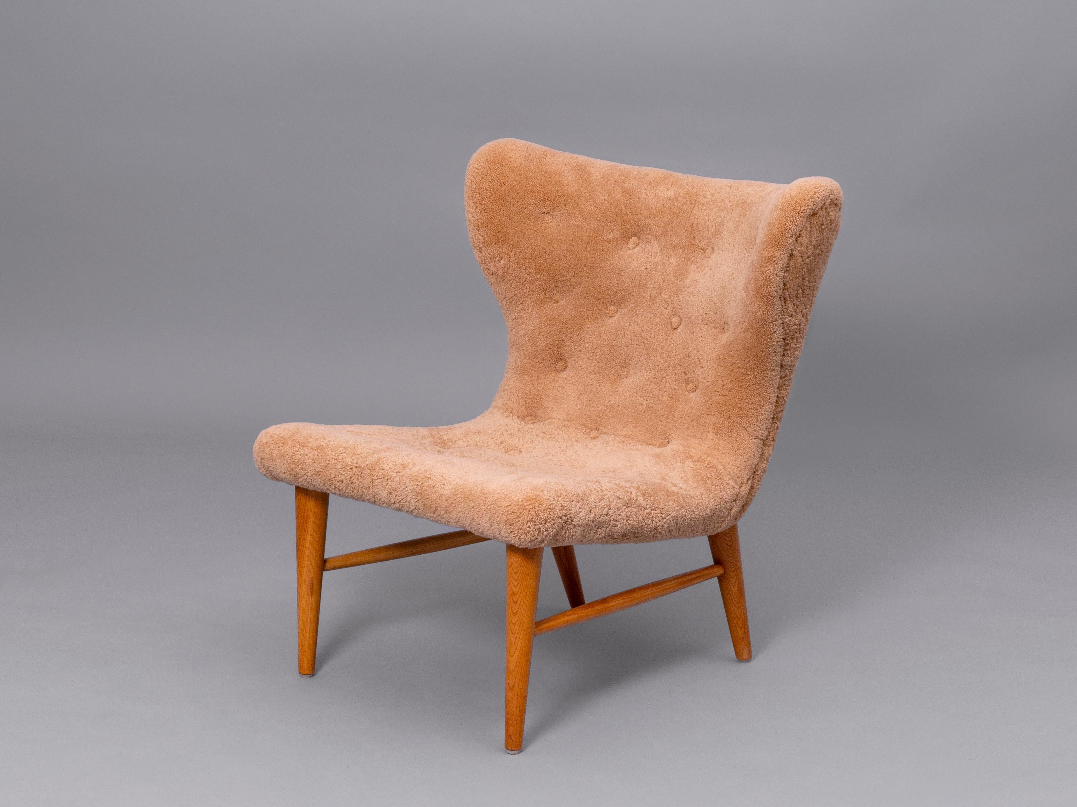 Scandinavian Modern, Eric karlén ‘NR 86’ Sheepskin Armchair  In Excellent Condition For Sale In Madrid, ES