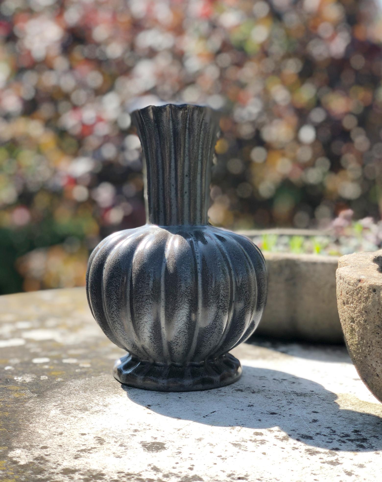 Suédois Vase en céramique moderne scandinave d'Ewald Dahlskog produit par Bobergs Fajansfabrik en vente
