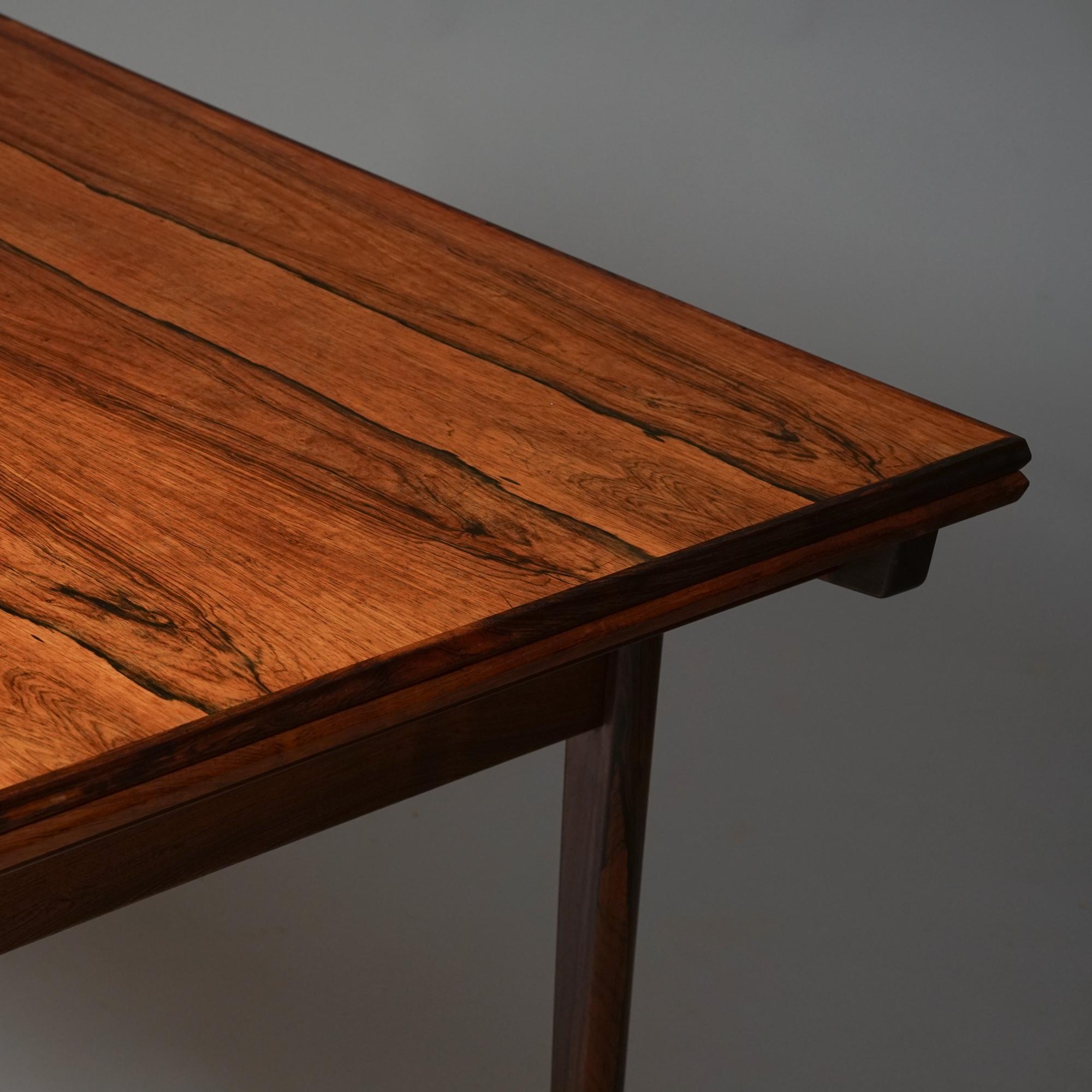 Scandinavian Modern Extendable Dining Table, Henning Kjærnulf, Denmark, 1960s In Good Condition For Sale In Helsinki, Uusimaa