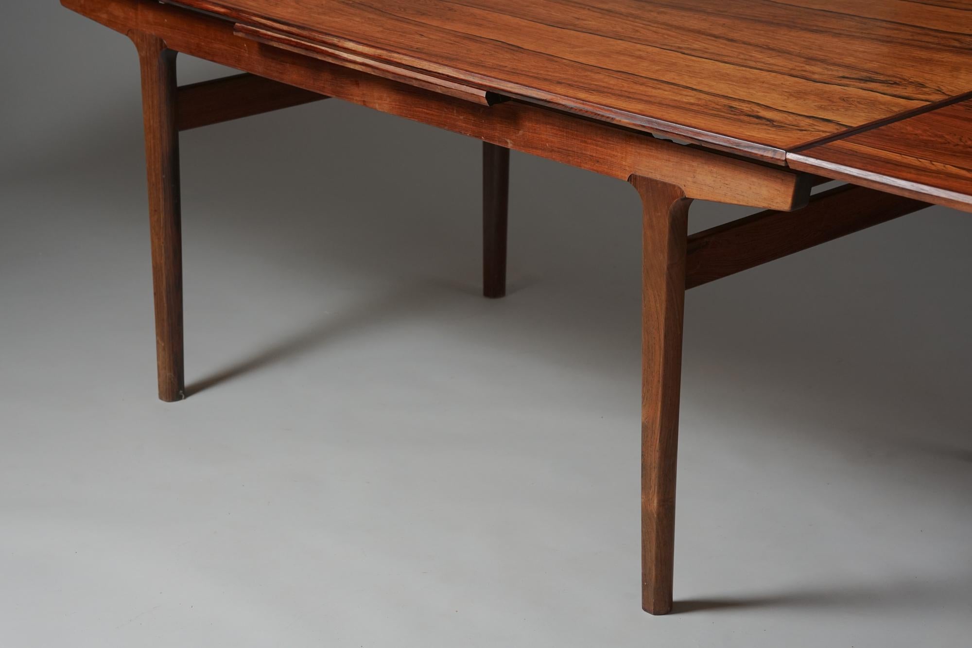 Scandinavian Modern Extendable Dining Table, Henning Kjærnulf, Denmark, 1960s For Sale 3