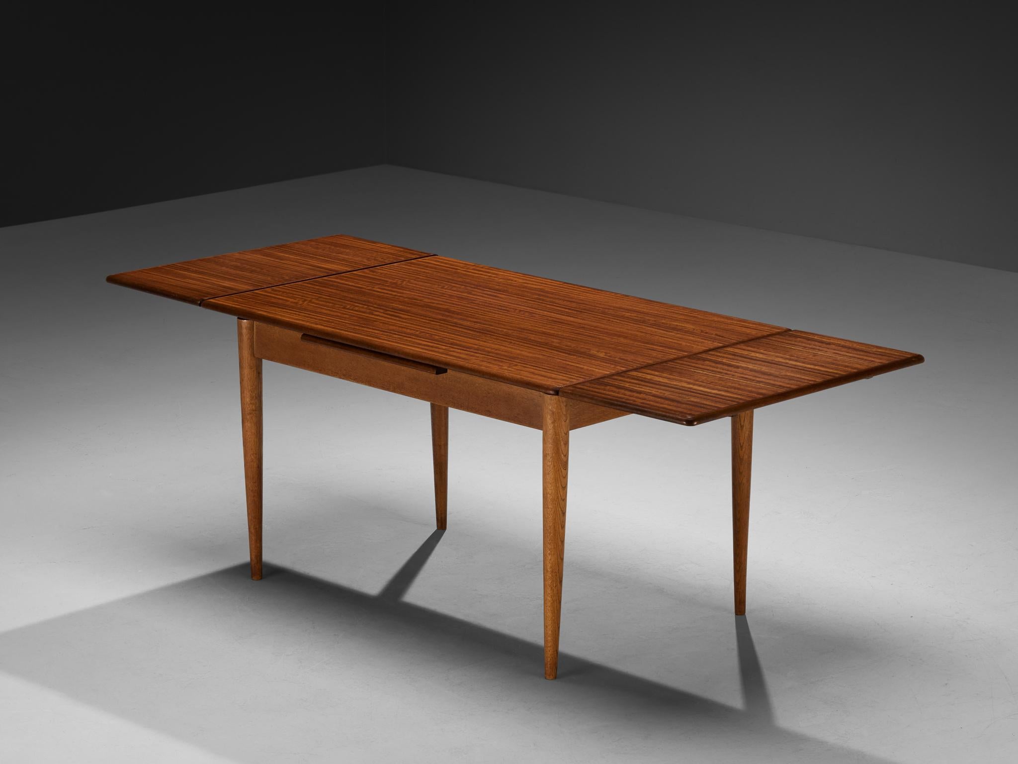 Scandinavian Modern Extendable Dining Table in Mahogany and Oak For Sale 1
