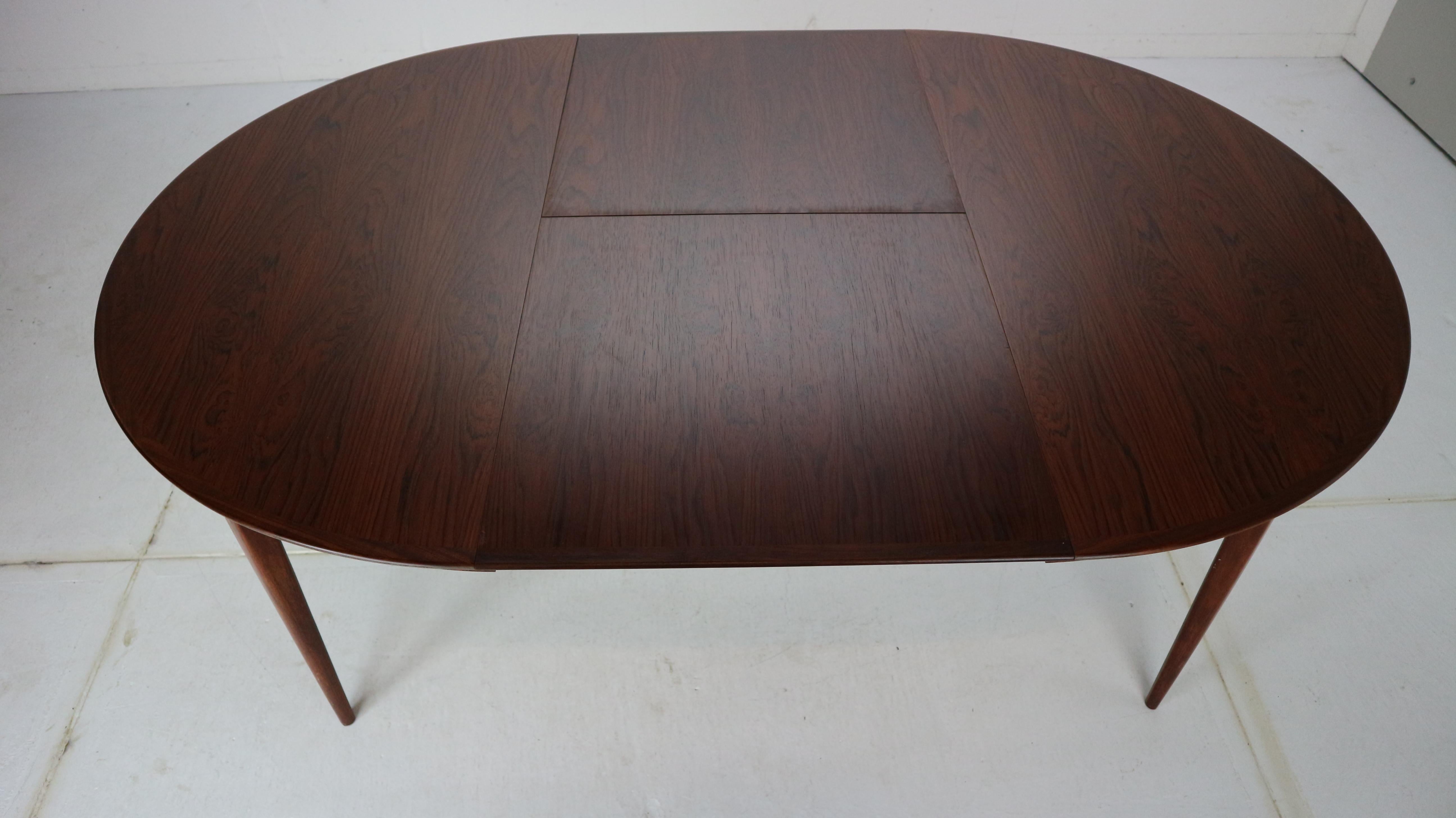 Rosewood Scandinavian Modern Extendable Oval/Round Dinning Table, 1960, Denmark