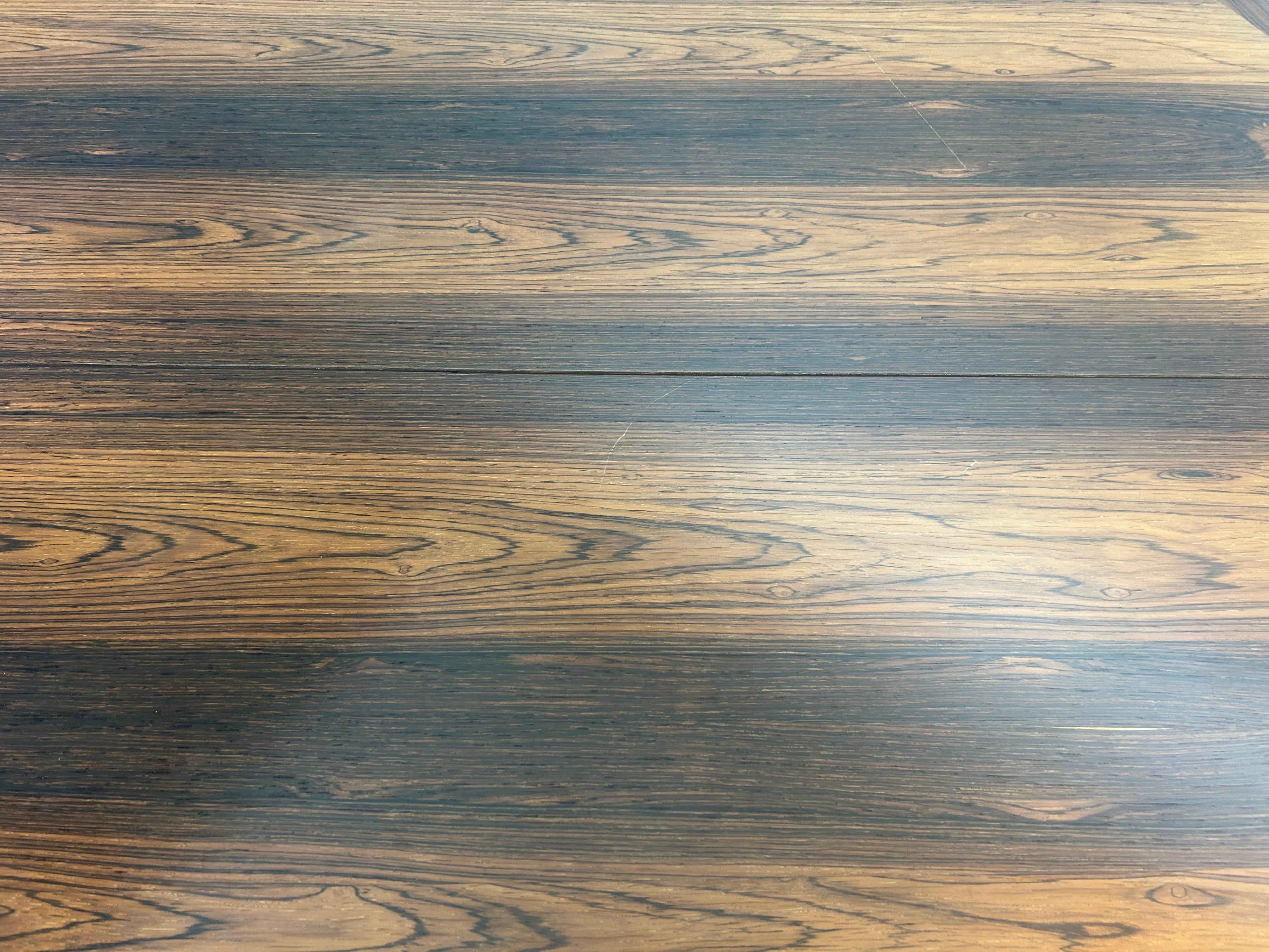Bois de feuillus Table de salle à manger ovale/ronde à rallonge The Moderns, 1960, Danemark en vente