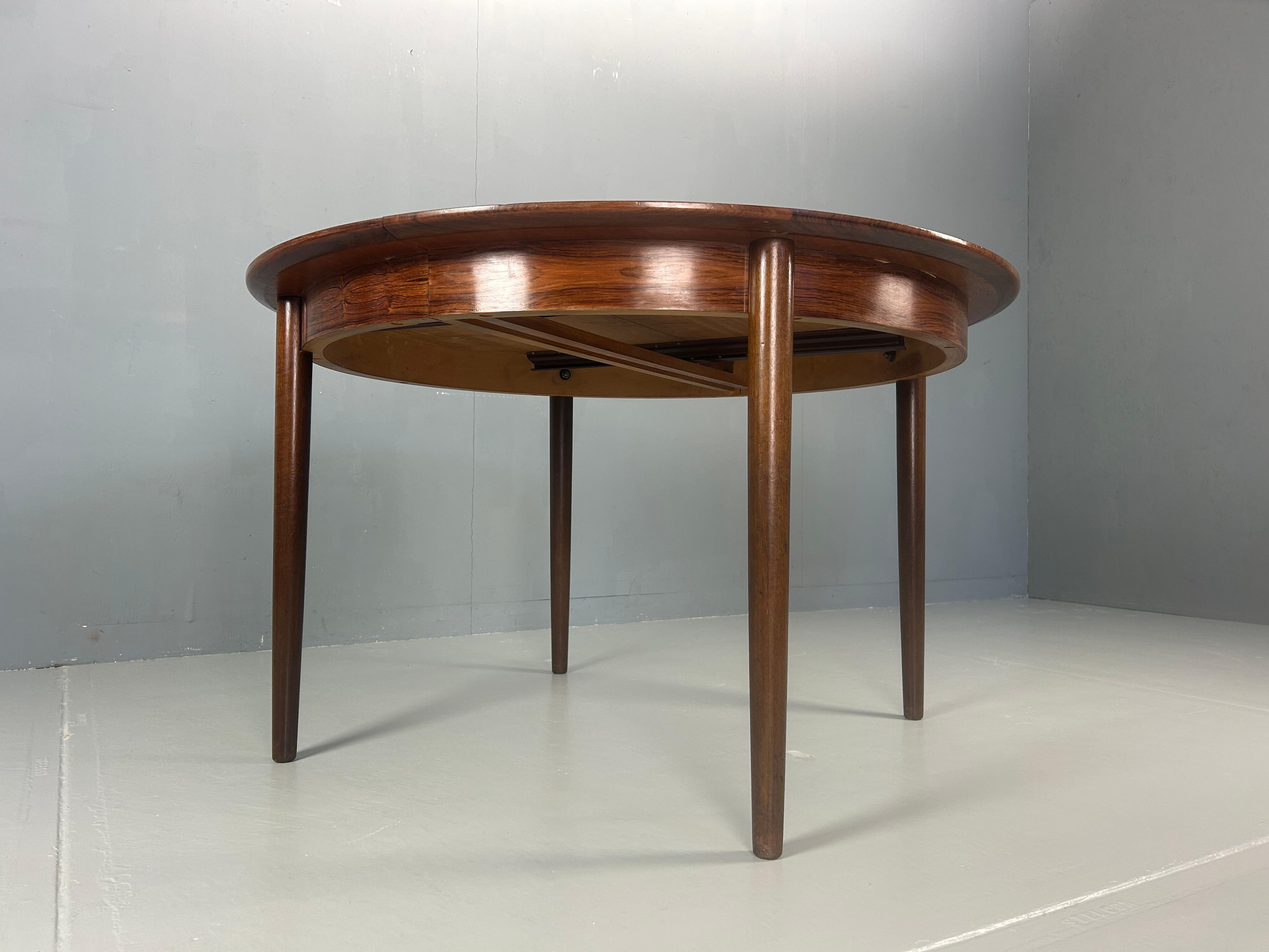 Table de salle à manger ovale/ronde à rallonge The Moderns, 1960, Danemark en vente 1