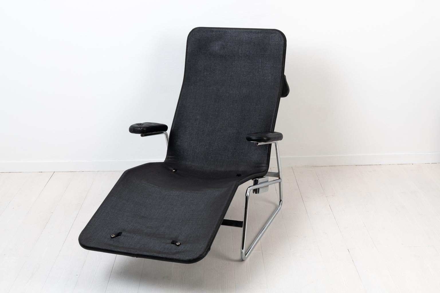 Leather Scandinavian Modern Fenix by DUX Lounge Chair