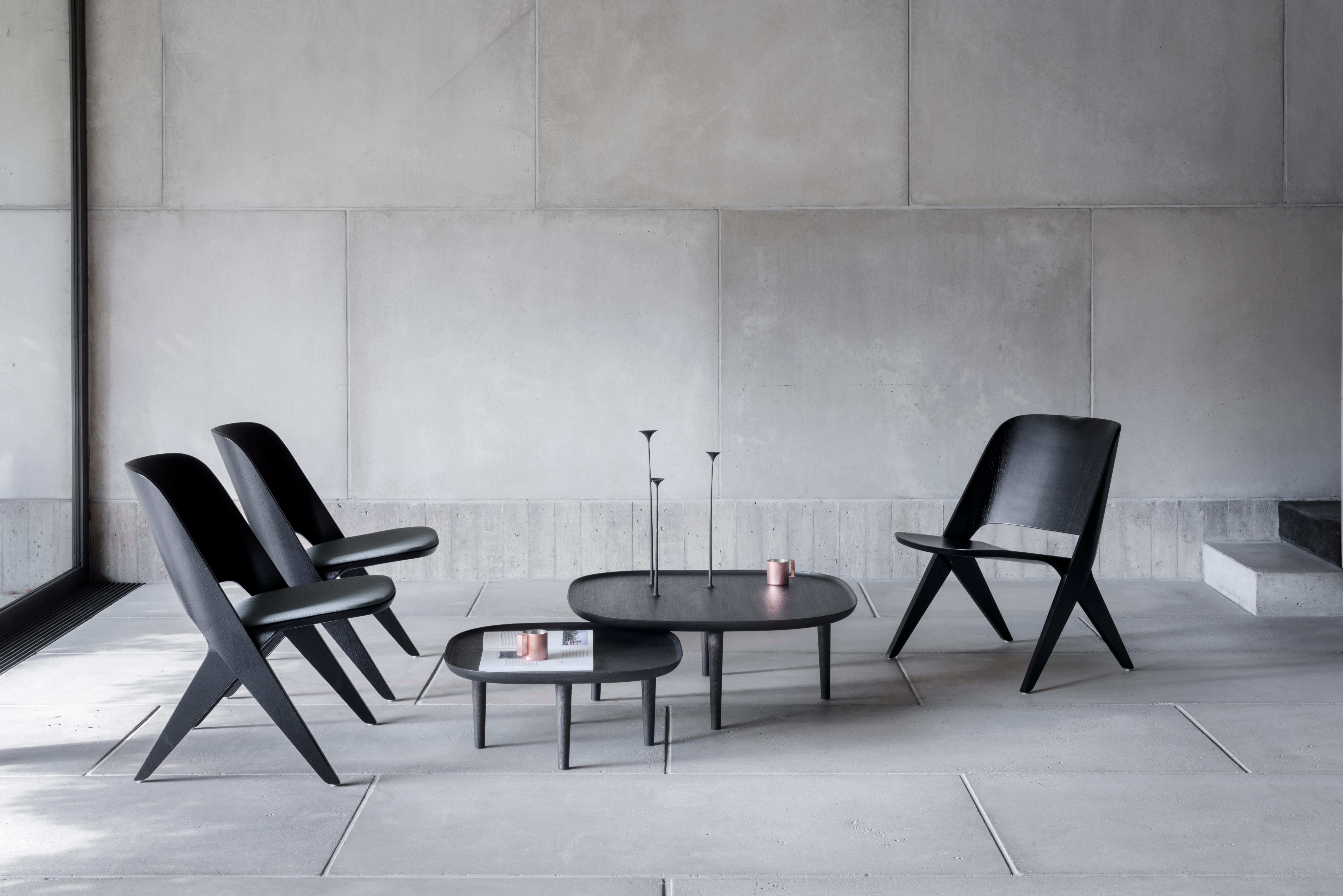 XXIe siècle et contemporain Table moderne scandinave Fiori 85 par Antrei Hartikainen x Poiat, chêne noir  en vente