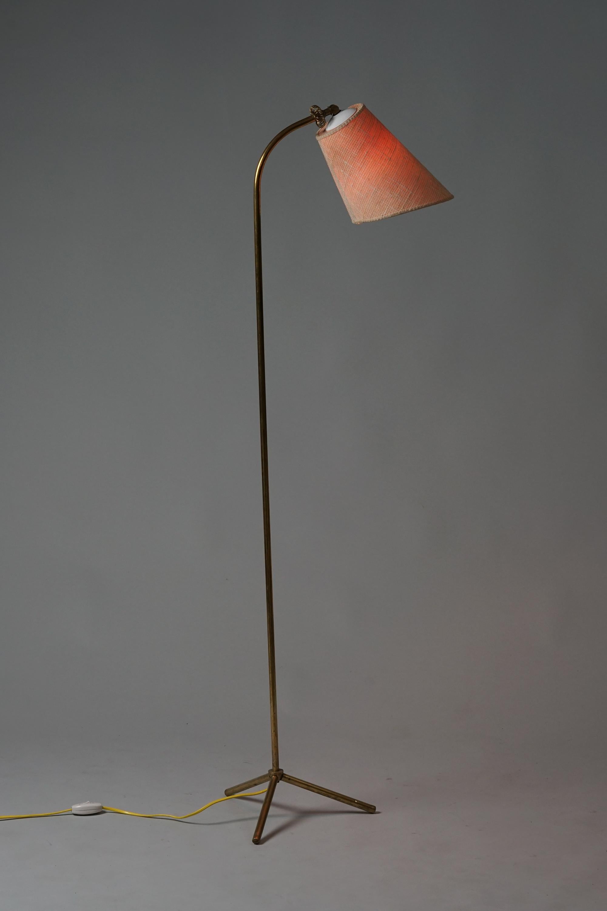 Mid-20th Century Scandinavian Modern Floor Lamp, 1950s, Finland For Sale