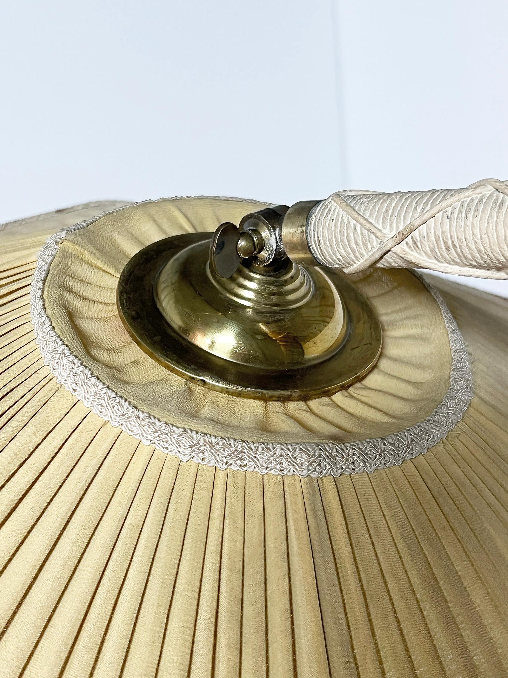 Milieu du XXe siècle Lampadaire scandinave moderne, Anonymous, Suède vers les années 1940 en vente