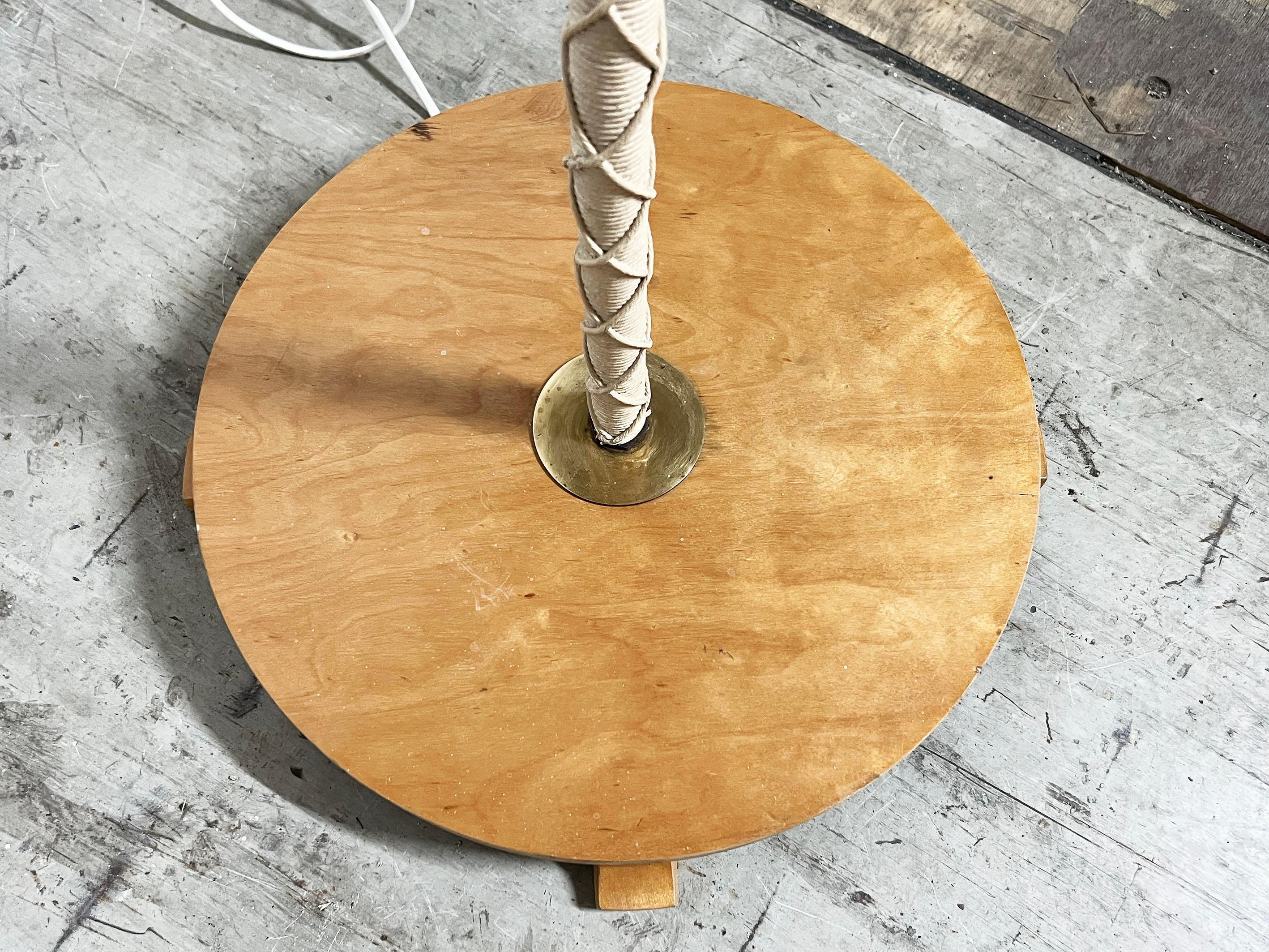 Lampadaire scandinave moderne, Anonymous, Suède vers les années 1940 en vente 1