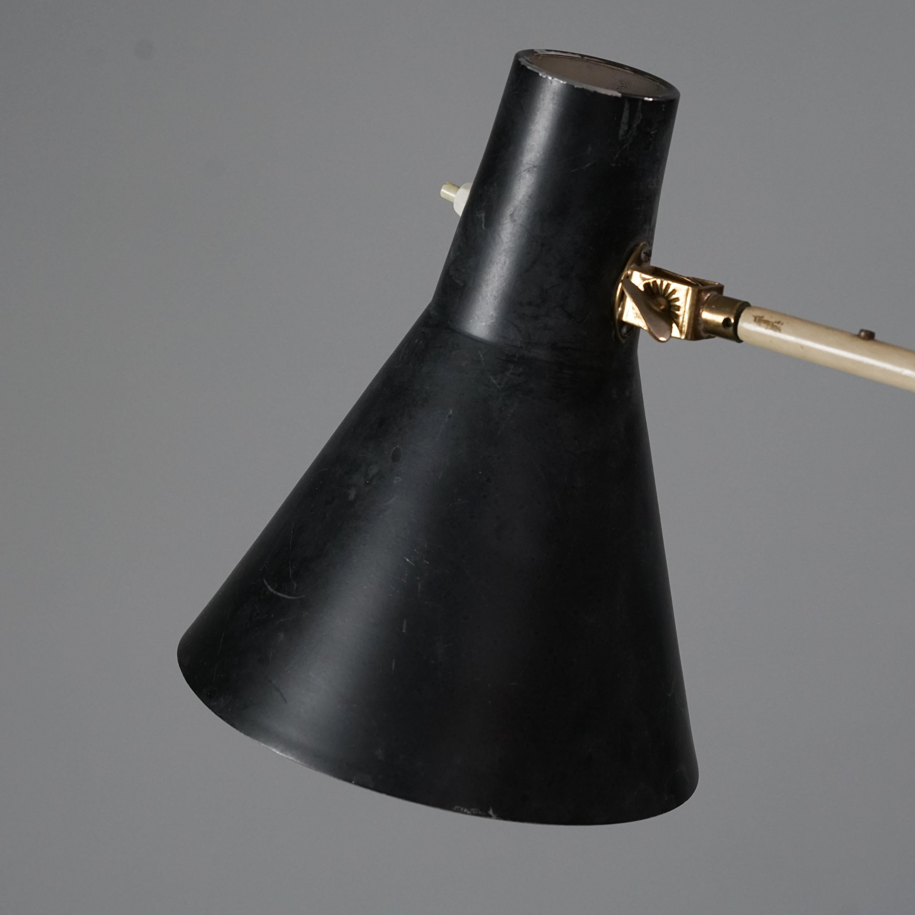 Scandinavian Modern Floor Lamp by Valinte Oy, 1950s In Good Condition For Sale In Helsinki, Uusimaa